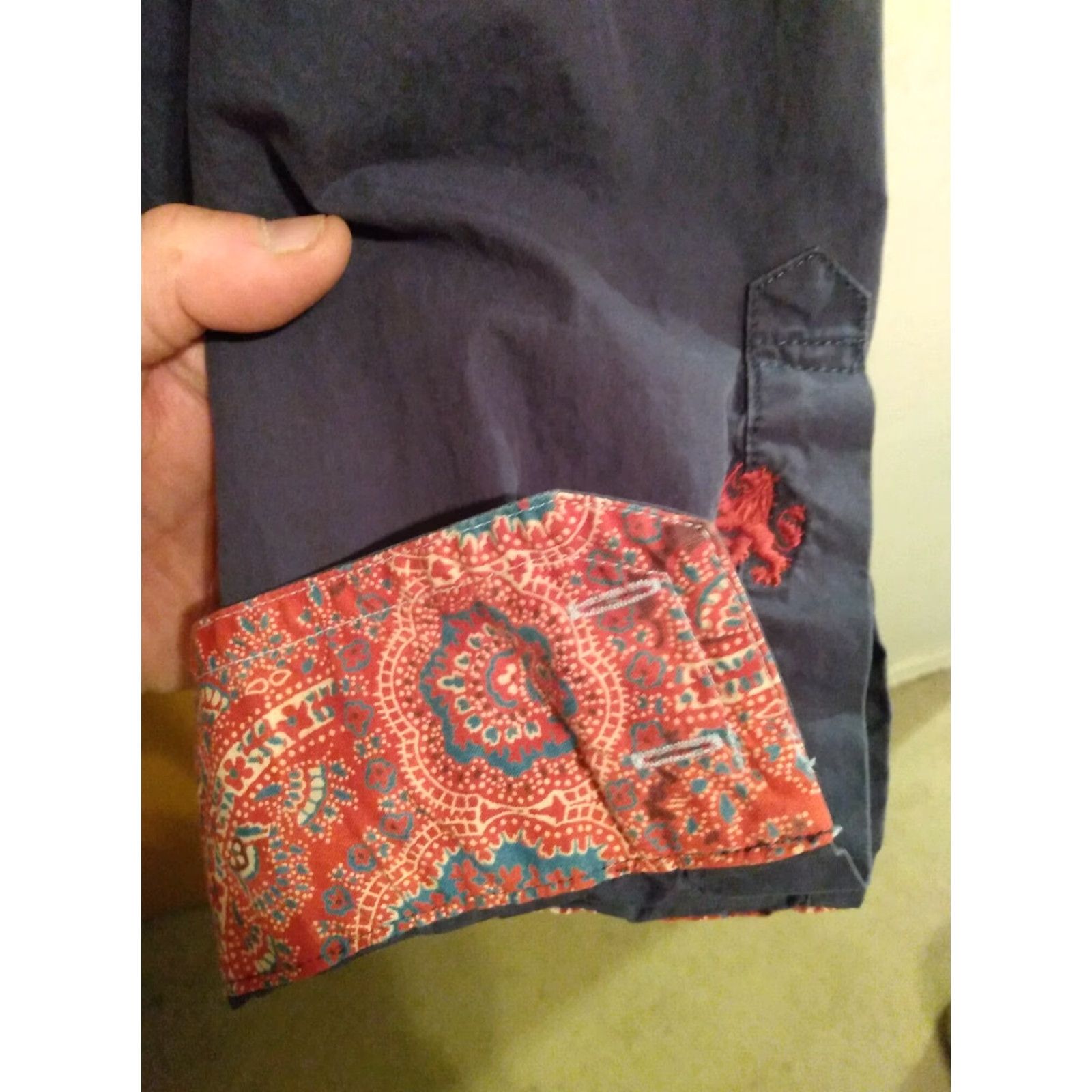 Tommy Hilfiger VINTAGE Tommy Hilfiger Shirt Mens 46" X 28" LS BLUE DENIM BUTTON UP Paisley Flip Cuffs EUC Size US L / EU 52-54 / 3 - 4 Thumbnail