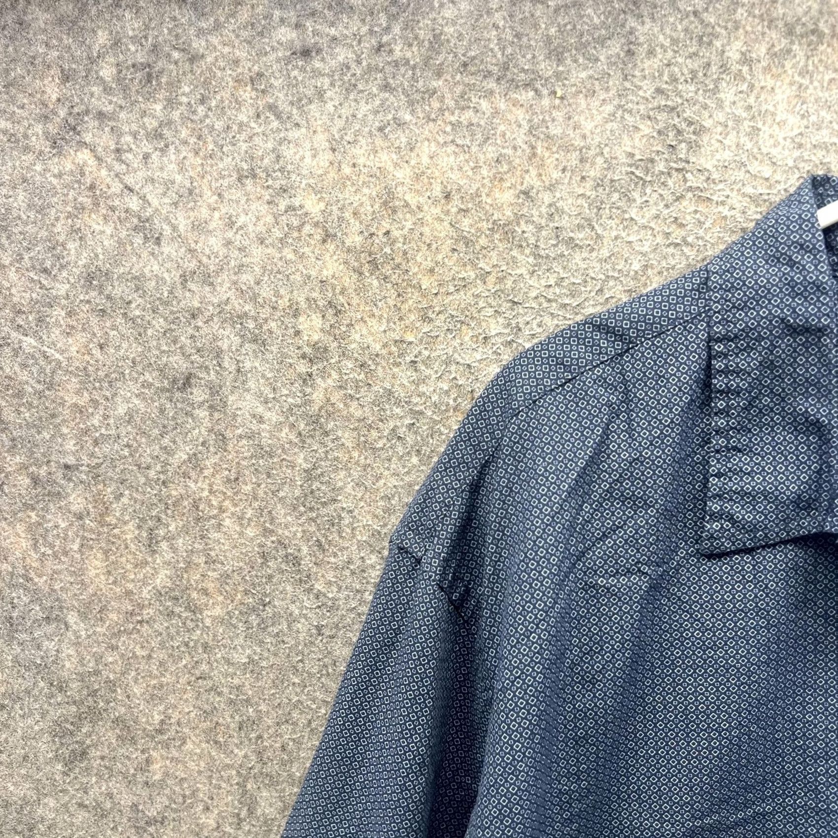Izod IZOD Shirt Mens 2XL Blue Geometric Long Sleeve Button Front Pocket NEW Woven Size US XXL / EU 58 / 5 - 3 Thumbnail