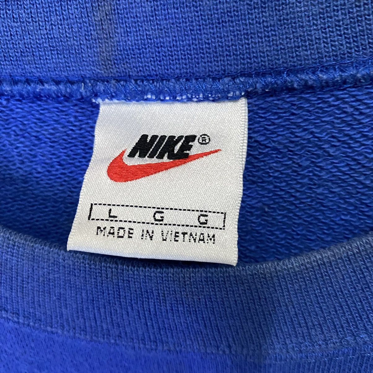 Nike 90s Nike Small Logo Embroidered Crewneck Sweatshirt Size US M / EU 48-50 / 2 - 13 Thumbnail