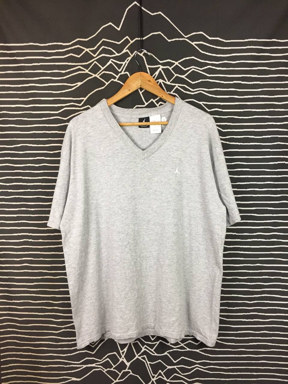 Nike Vtg 90s Nike Air Jordan Made In Usa V-Neck Tee Size US L / EU 52-54 / 3 - 5 Thumbnail