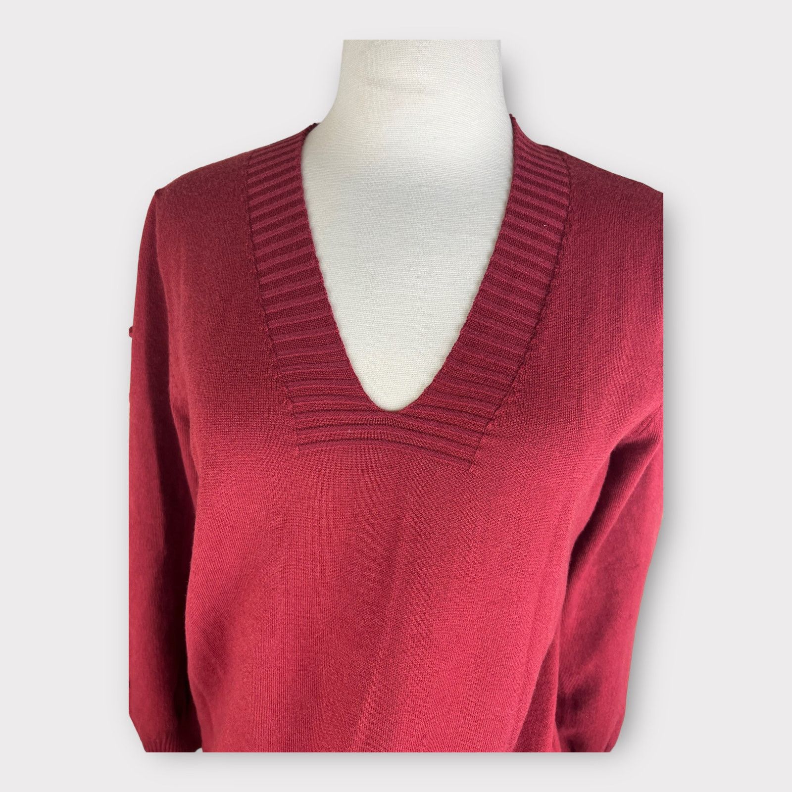 Vintage Vintage 80s | Burgundy Pom Pom Accent Pullover V-Neck Size S / US 4 / IT 40 - 4 Thumbnail