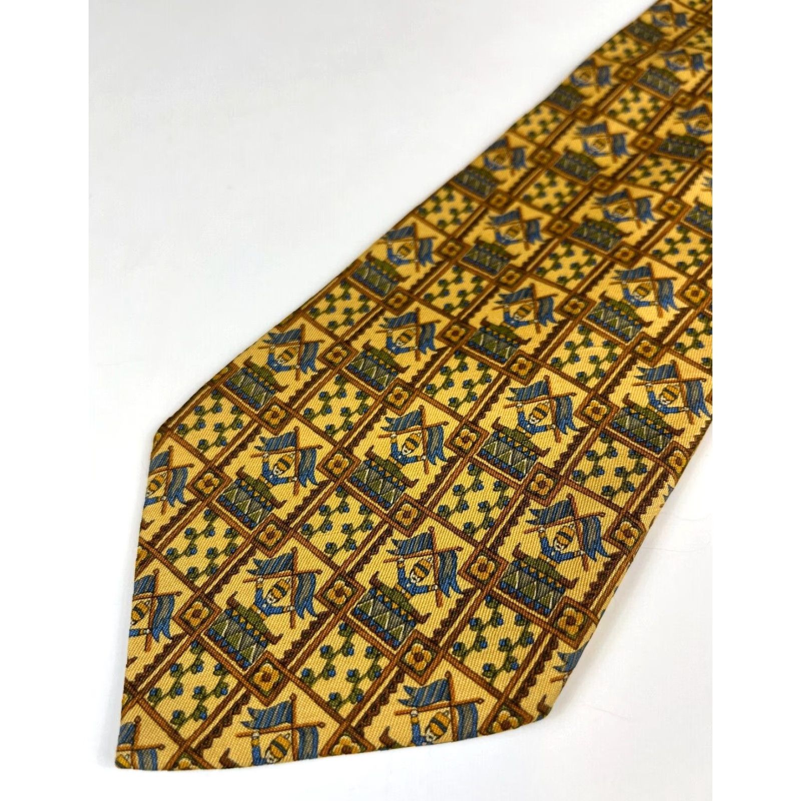 Salvatore Ferragamo Salvatore Ferragamo Men's Luxury Silk Tie Novelty Made in Italy Yellow 58.5" Wide 3.75" 100% Silk Size ONE SIZE - 5 Thumbnail