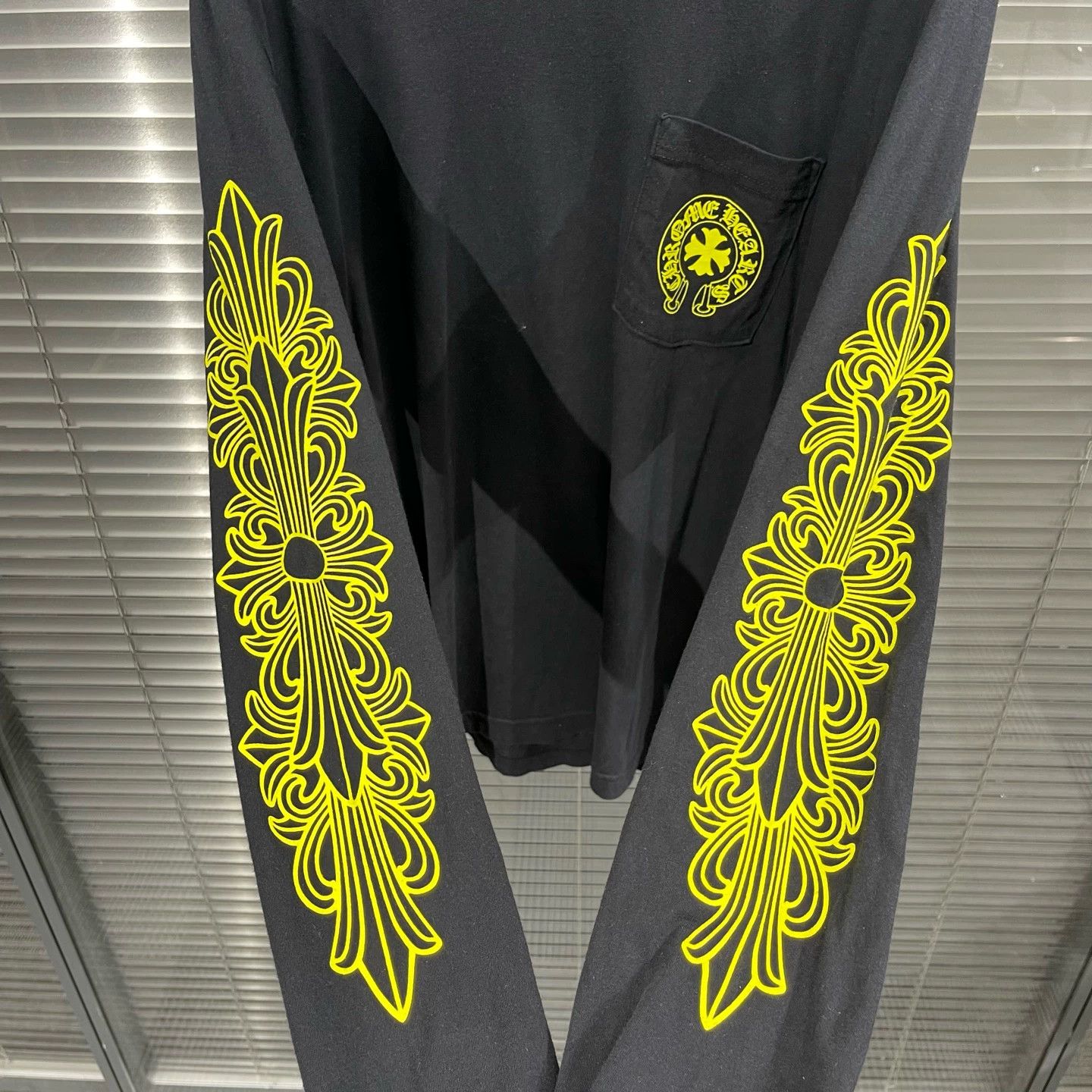 Chrome Hearts Chrome Hearts Black LS Back Yellow Sanskrit Arm L Size US L / EU 52-54 / 3 - 5 Thumbnail