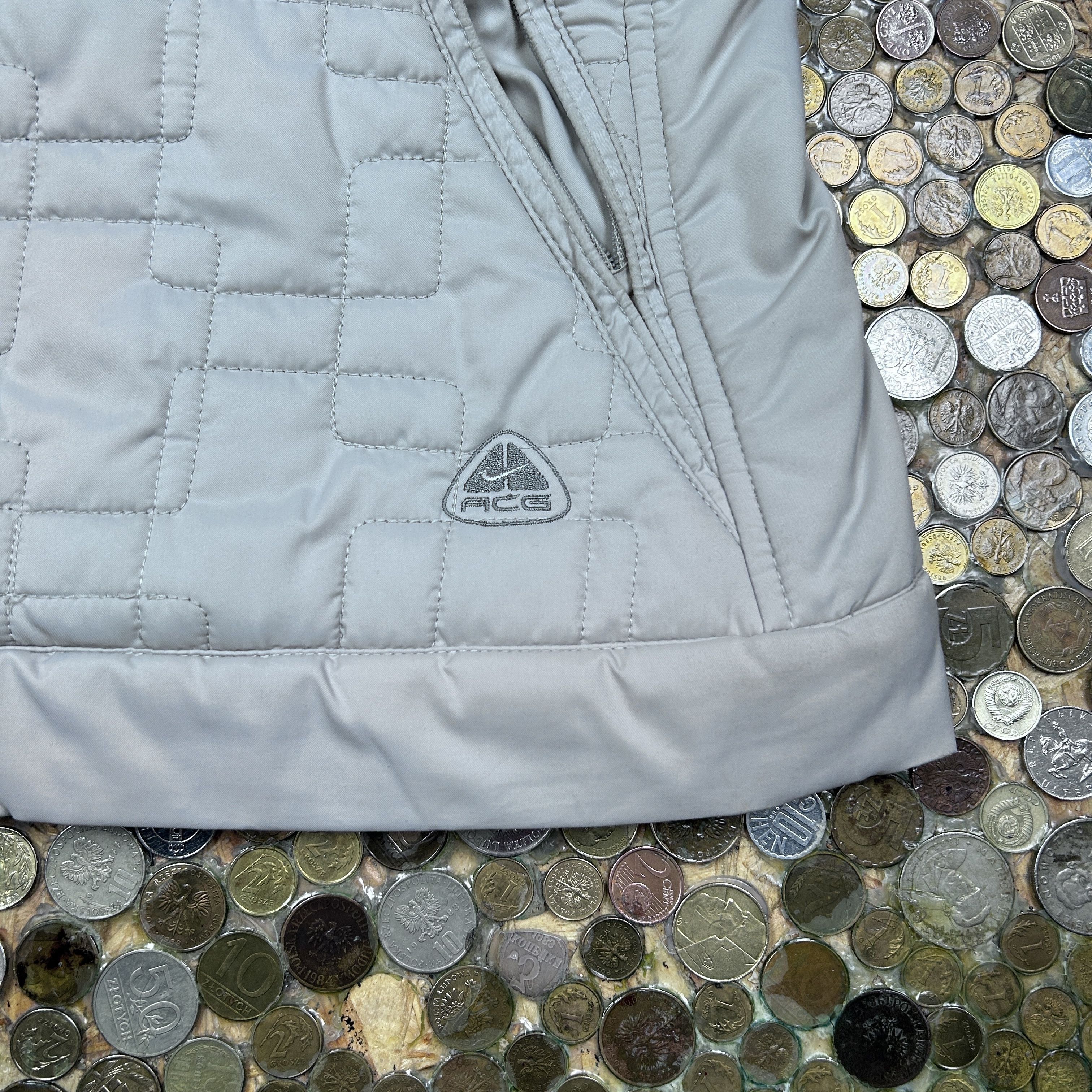 Nike ACG Nike ACG qualited jacket WMNS removable sleeve Size L / US 10 / IT 46 - 5 Thumbnail