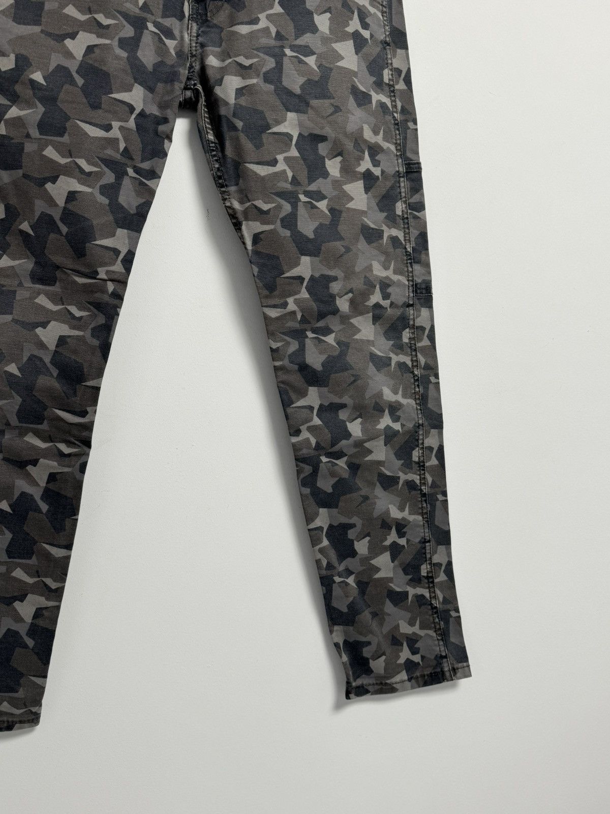 Levi's Levi’s Vintage Pants Camo Y2K styel HI-Ball W/30 Size US 30 / EU 46 - 14 Thumbnail