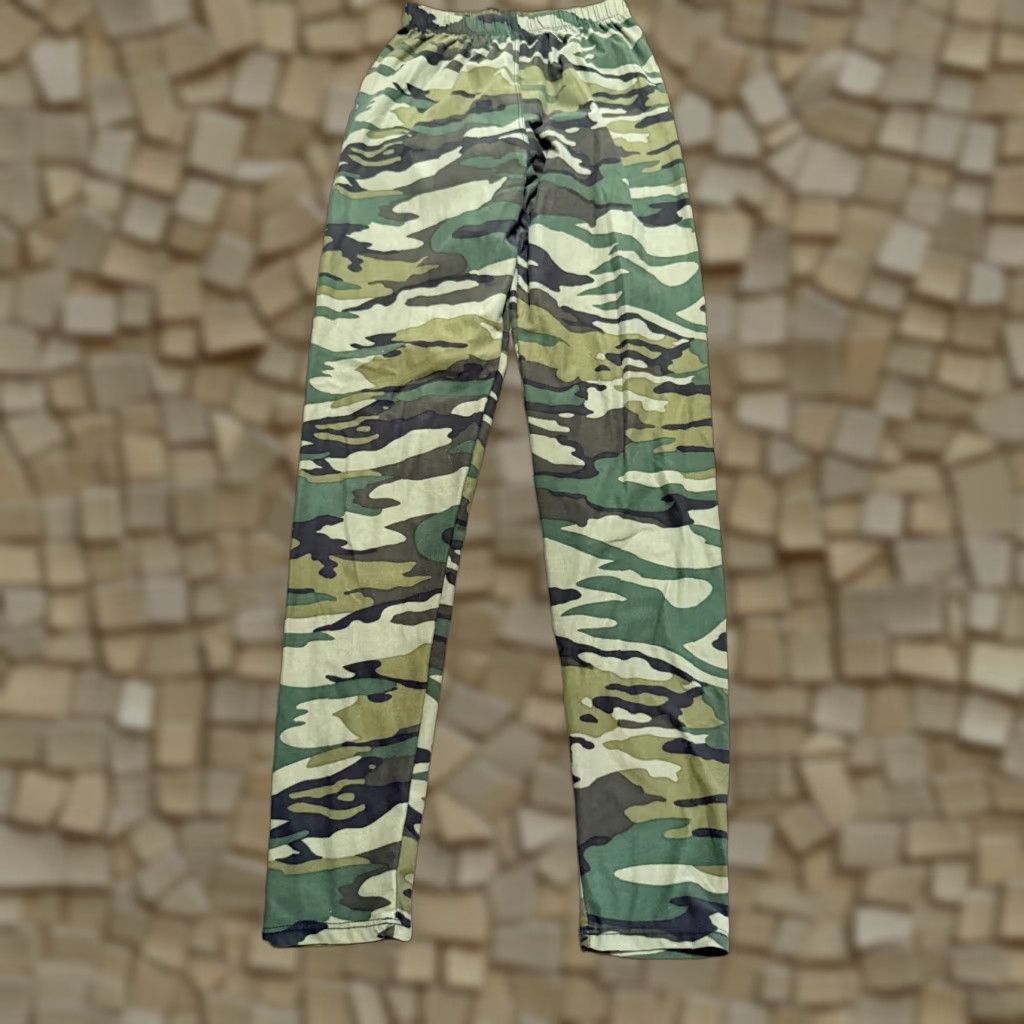 Vintage Always Leggings, Green Brown Camouflage Pull On, Girls One Size User: Always Leggings, Green Brown Camouflage Pull On, Girls One Size Size 42" / US 20 - 1 Thumbnail