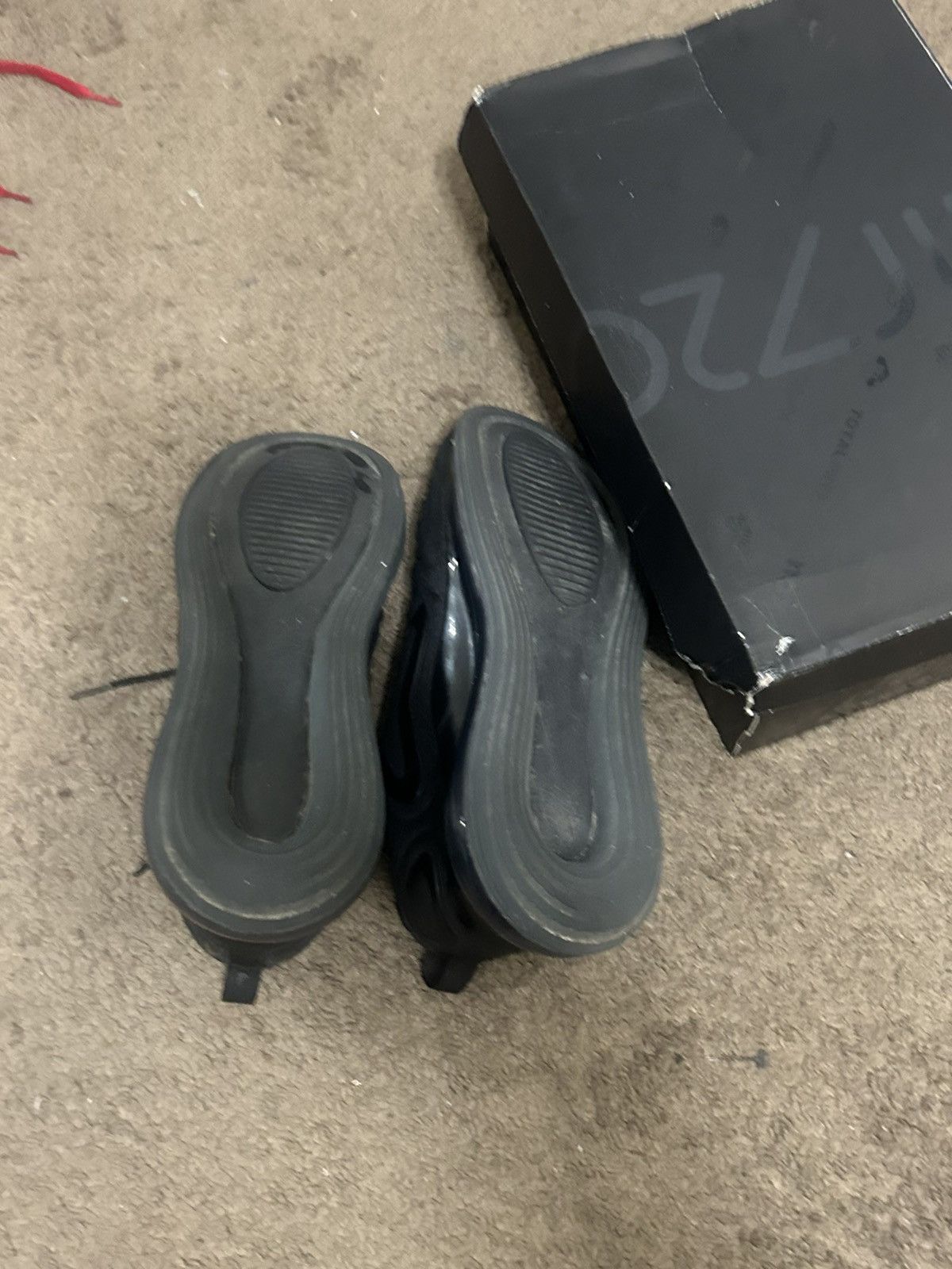 Nike Nike Air Max 720 Triple Black Size US 10.5 / EU 43-44 - 4 Thumbnail