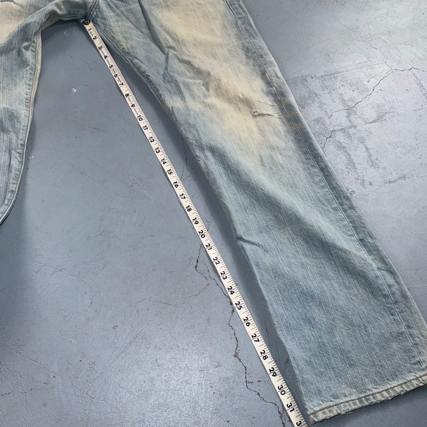 Levi's VINTAGE Levi's 501 Jeans Straight Leg 34x32 Blue Light Wash 90s Mens Size US 34 / EU 50 - 6 Thumbnail