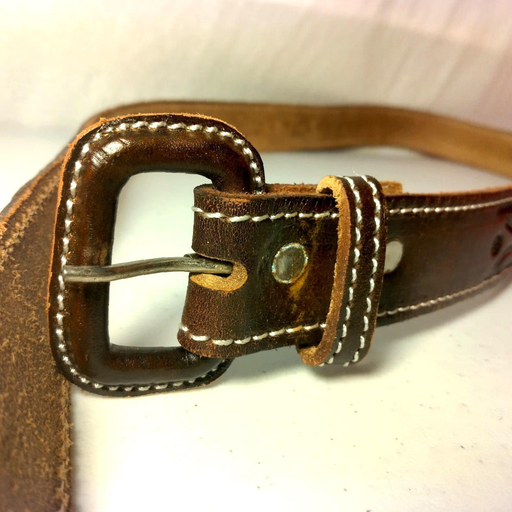 Vintage VINTAGE Hand Tooled Leather Belt Men Size 42 Brown Adjustable 1.375" Wide El Salvador Handmade Traditional Size 42 - 5 Thumbnail
