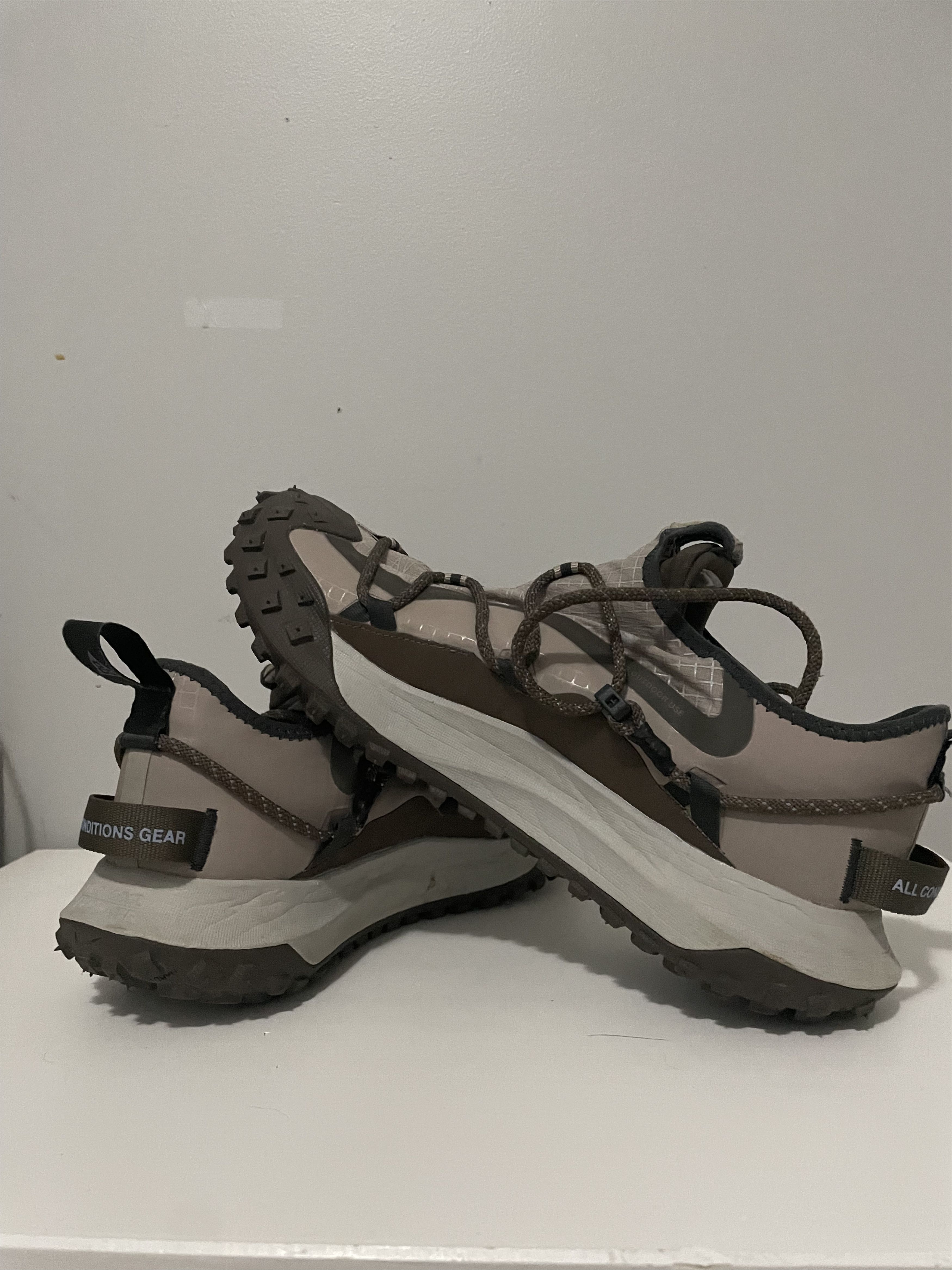 Nike ACG Nike ACG Mens Mountain Fly Low SE Shoes Size US 10 / EU 43 - 3 Thumbnail