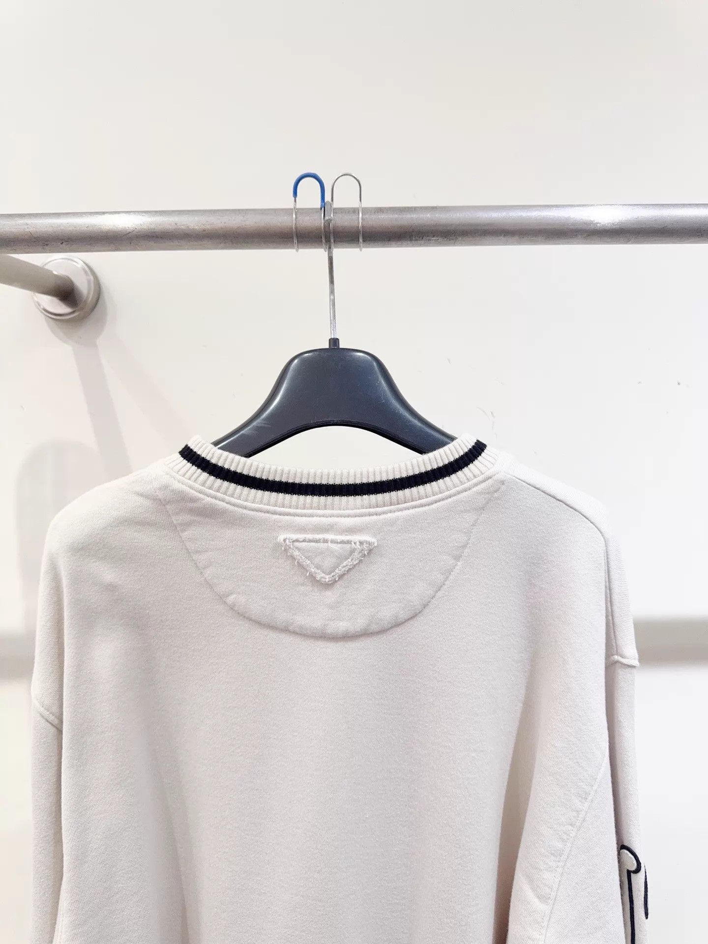 Prada Prada XS New Sweatshirt w/ Tags Size XS / US 0-2 / IT 36-38 - 2 Thumbnail