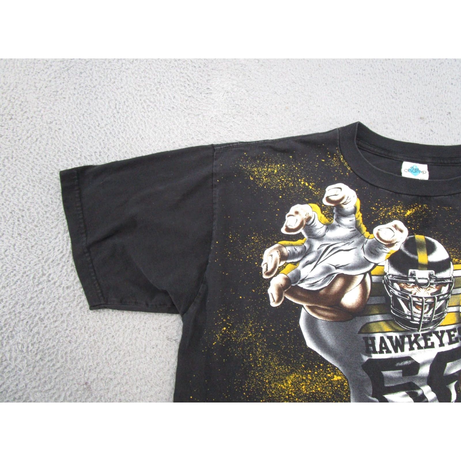 Gloverall VINTAGE Tour Champ Hawkeyes AOP All Over Print Shirt 2XL Mens Black Short Sleeve Crew Neck 90s Iowa University Size US XXL / EU 58 / 5 - 4 Thumbnail