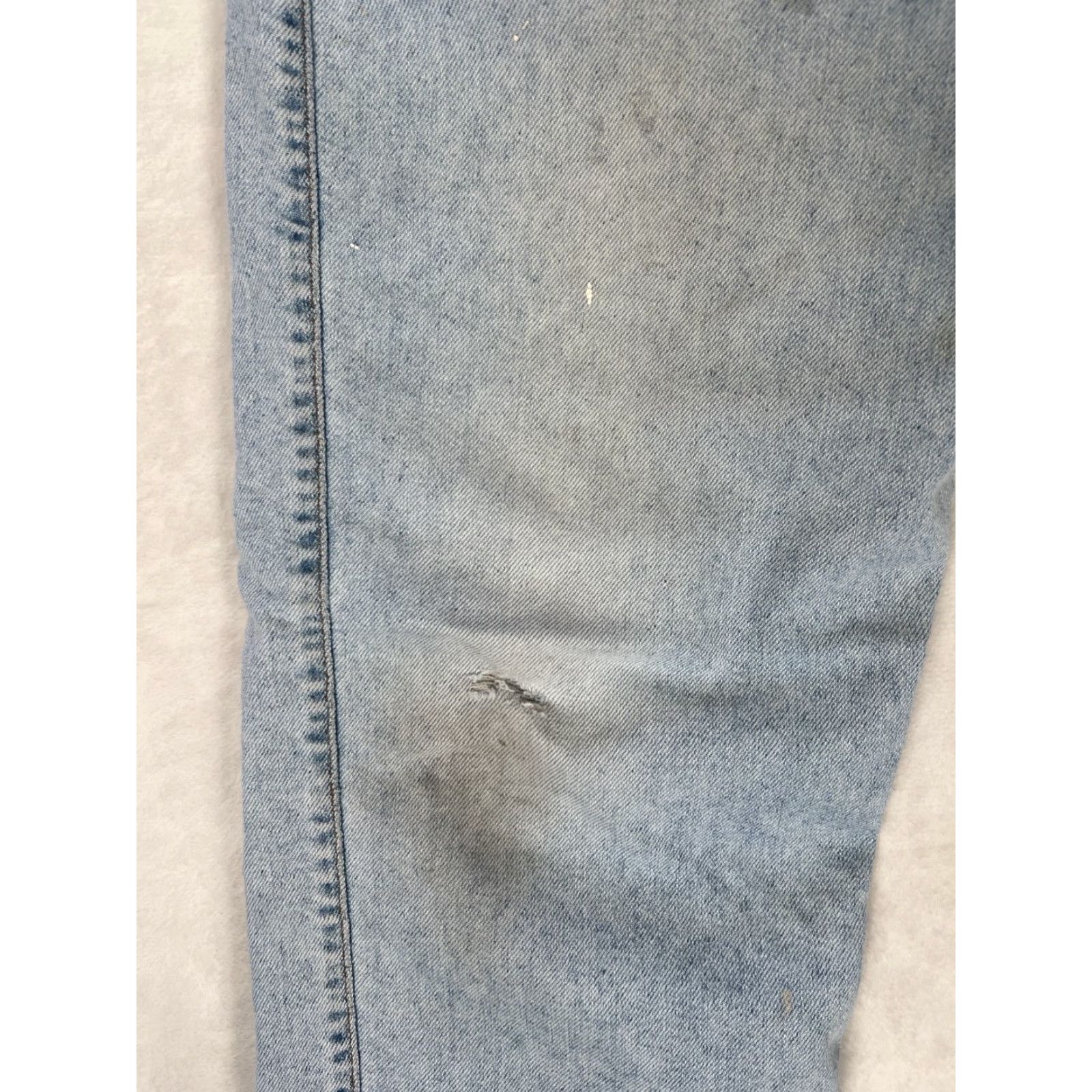 Levi's VINTAGE Levi's 500 Series Jeans Denim Size 34x32 Light Wash Distressed Stains 90s Men Blue Leather? (No, remove nonexistent) Size US 34 / EU 50 - 3 Thumbnail