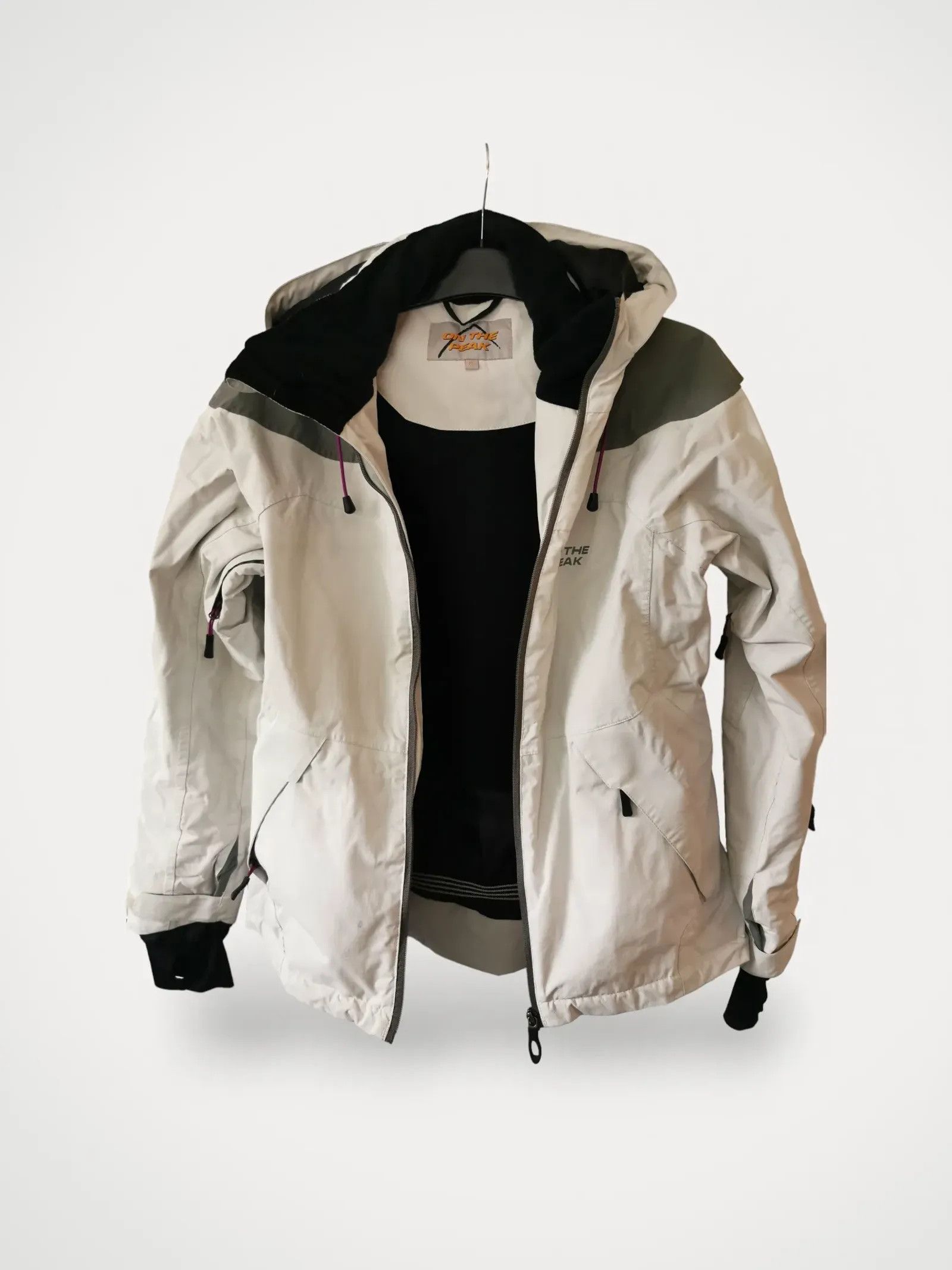 On On the peak Jacket Size XL / US 12-14 / IT 48-50 - 1 Thumbnail
