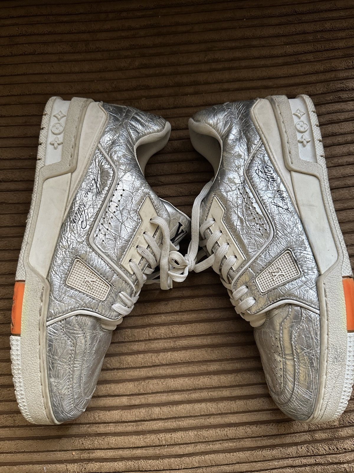 Louis Vuitton Louis Vuitton OG Trainer Silver Metallic Size US 7.5 / EU 40-41 - 5 Thumbnail