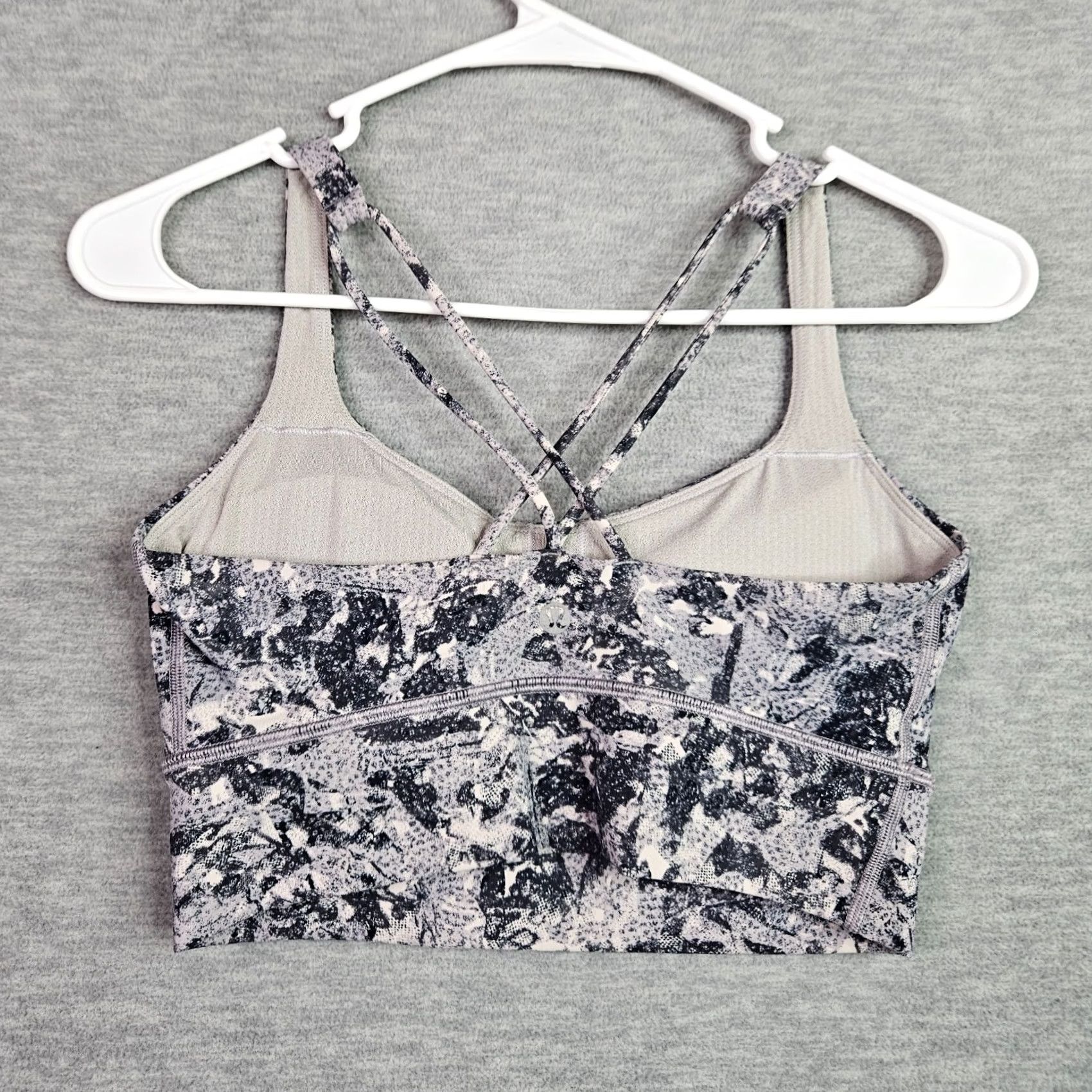 Lululemon Lululemon Energy Bra Shirt Womens 6 Yoga Activewear Top Multicolor Sleeveless V-Neck Back Strappy Print 90s? Size ONE SIZE - 2 Thumbnail