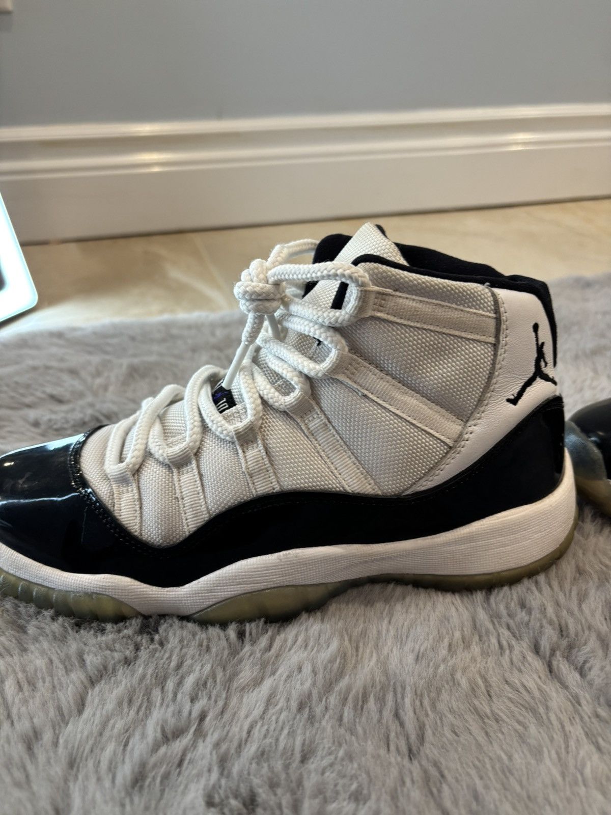 Jordan Brand × Nike Air Jordan 11 Retro GS Concord 2018 Size US 6.5 / EU 39-40 - 4 Thumbnail