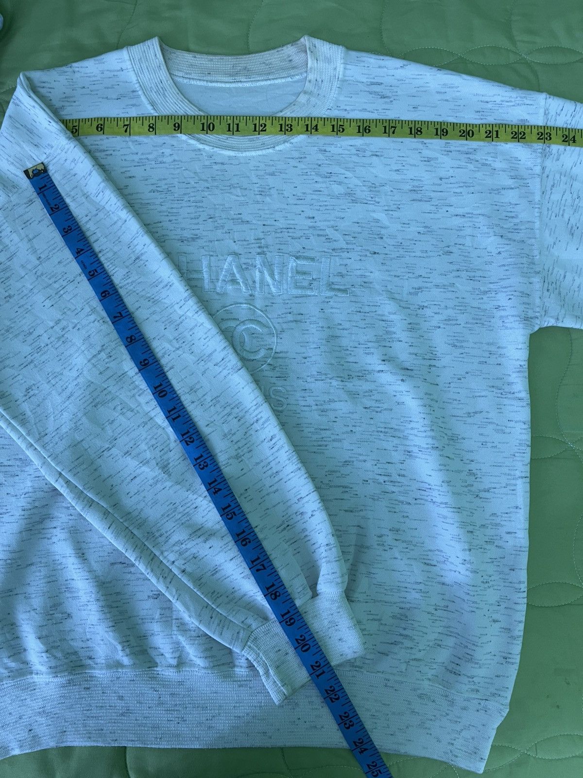 Vintage Vintage Chanel Embroidered Bootleg 90's Grey Sweatshirt Size US M / EU 48-50 / 2 - 10 Thumbnail