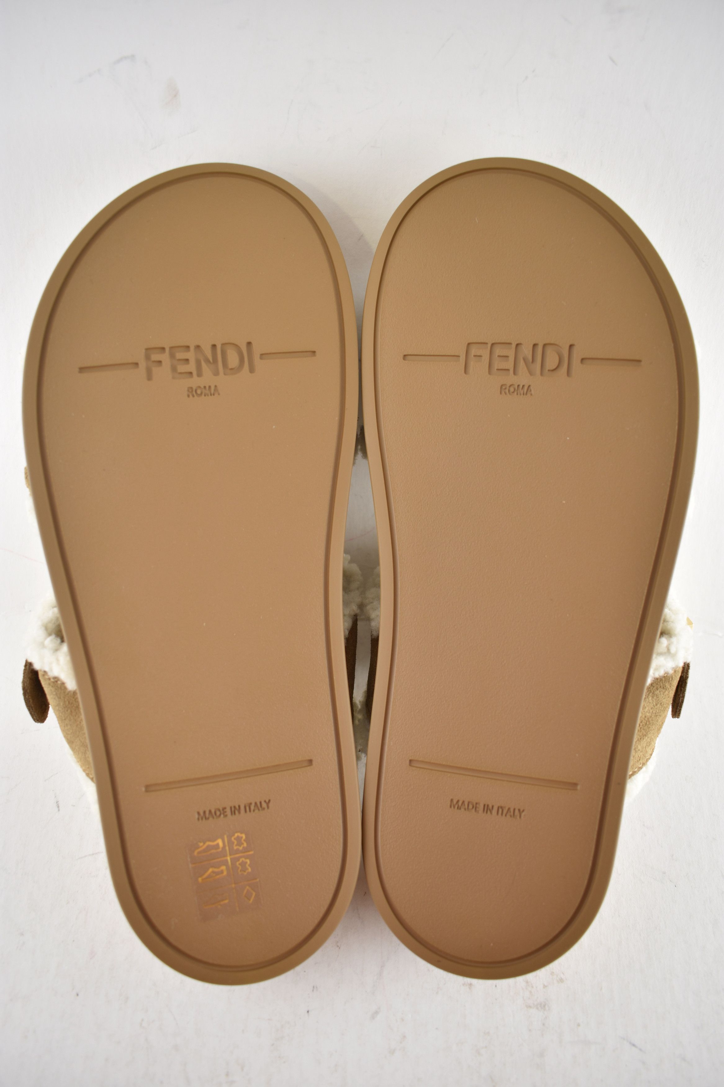 Fendi Fendi Feel Slide Shearling Fur Logo FF Mule Flat Sandal 37 Size US 7 / IT 37 - 22 Thumbnail