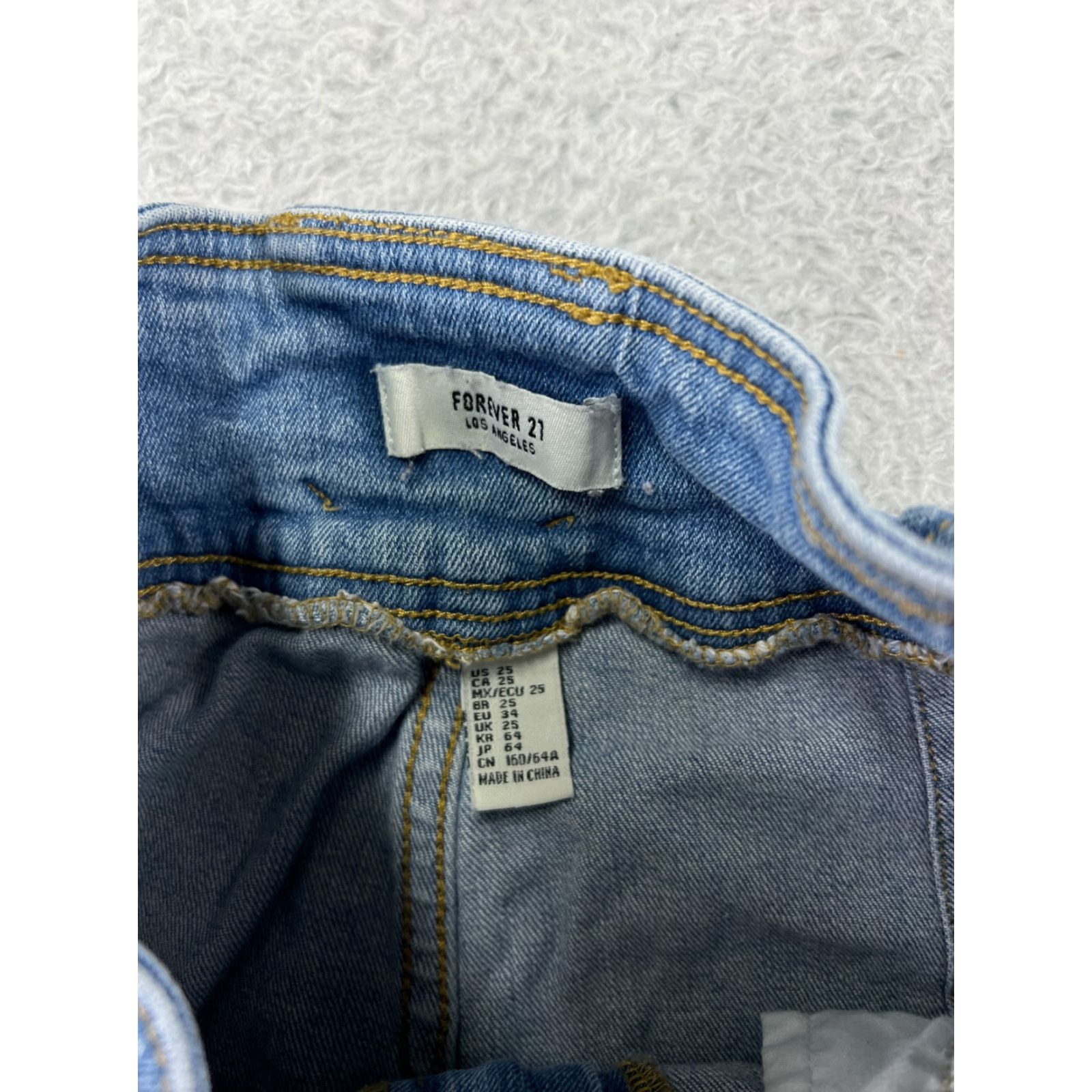 Forever 21 FOREVER 21 Jeans Women's Blue Denim Skinny 25 High Rise Cotton Blend 5-Pocket Stretch Pockets Logo Raw Hem Vintage No Size 42" / US 20 - 4 Thumbnail