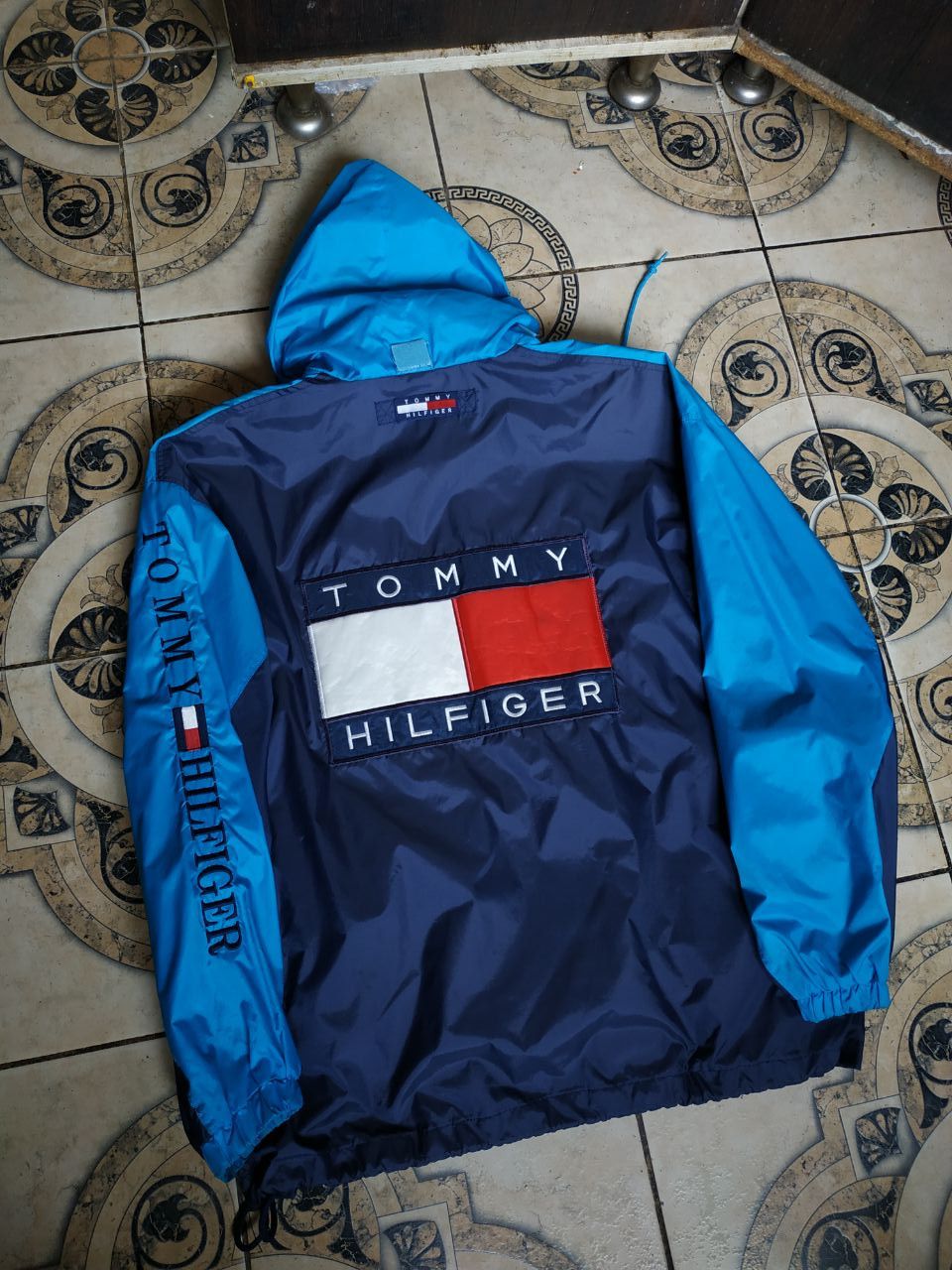 Tommy Hilfiger Vintage 90s Tommy Hilfiger Sailing Gear Big Flag Jacket Size US M / EU 48-50 / 2 - 15 Thumbnail