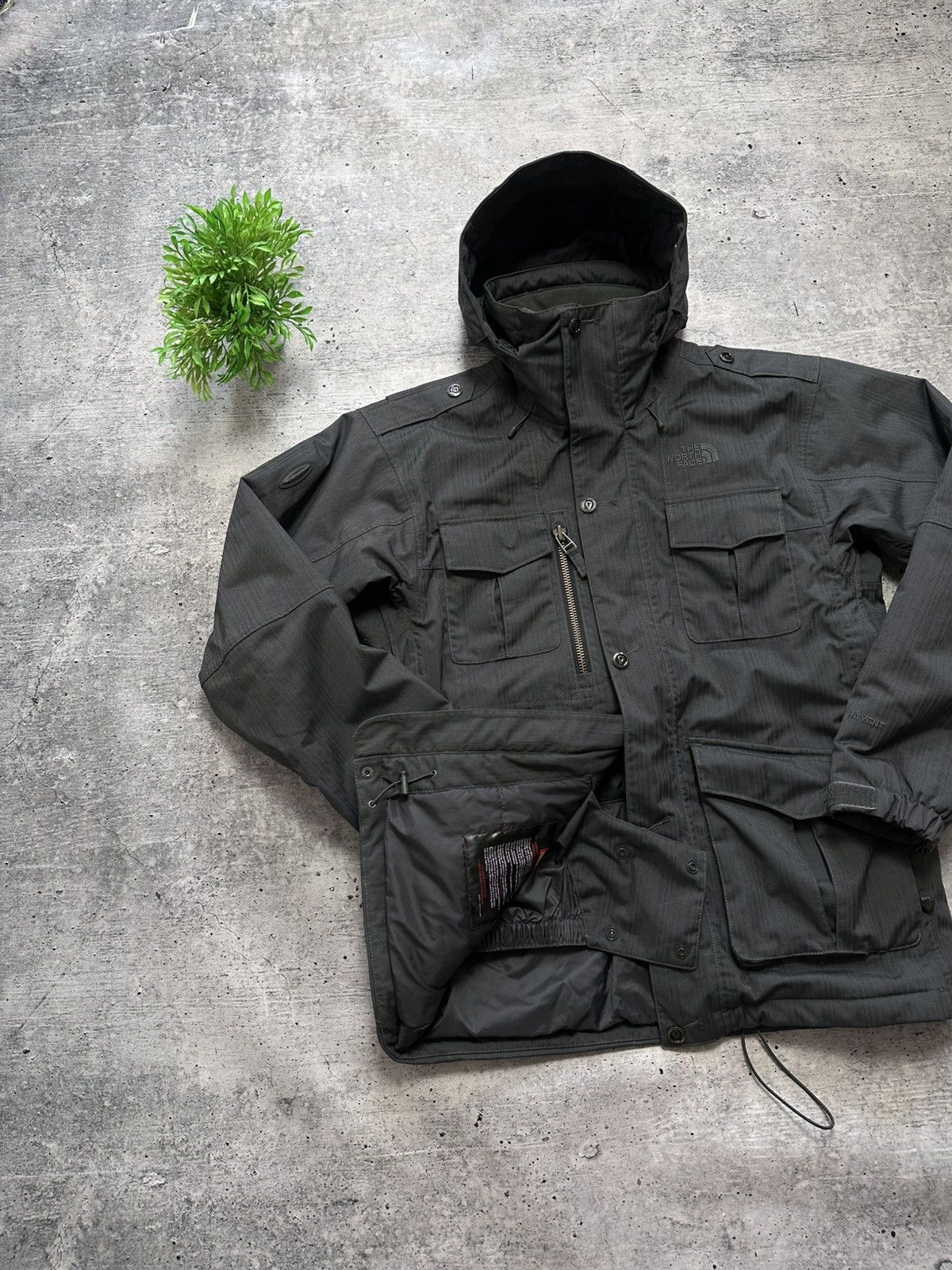 The North Face Cryptic Hyvent Parka Ski Outdoor Recco Jacket