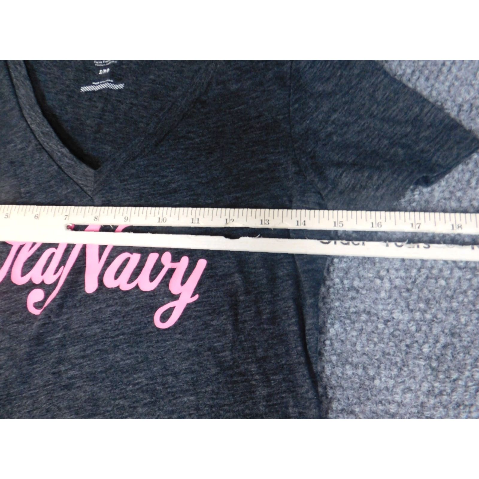Old Navy Old Navy Womens Shirt Small Gray V-Neck stretch Blouse Casual Regular Short Sleeve Rayon V-Neck Pullover Han? Size S / US 4 / IT 40 - 4 Thumbnail
