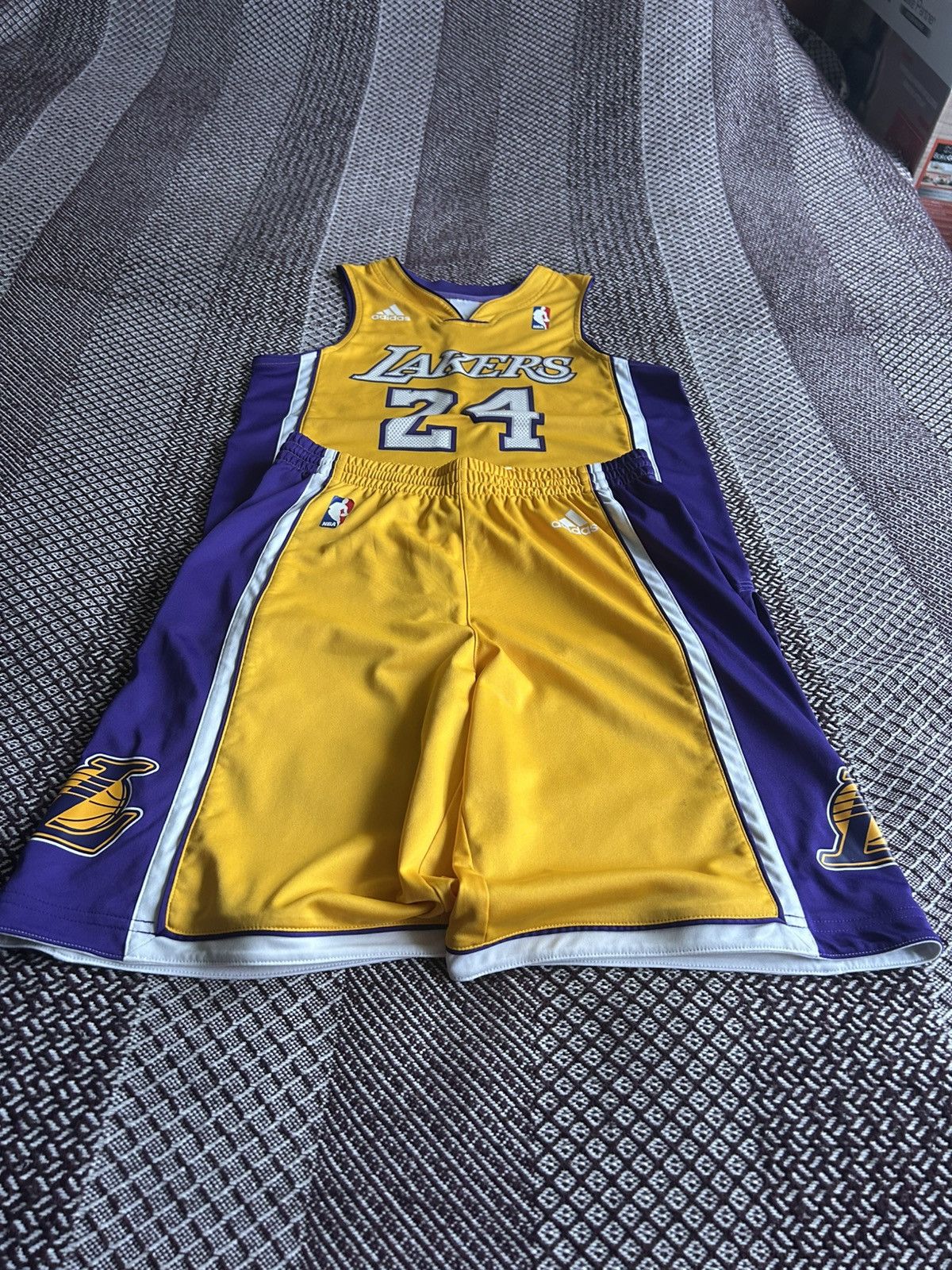 Adidas Adidas Lakers 24 NBA Bryant Jersey & Shorts Sportswear Kids Size US XS / EU 42 / 0 - 3 Thumbnail