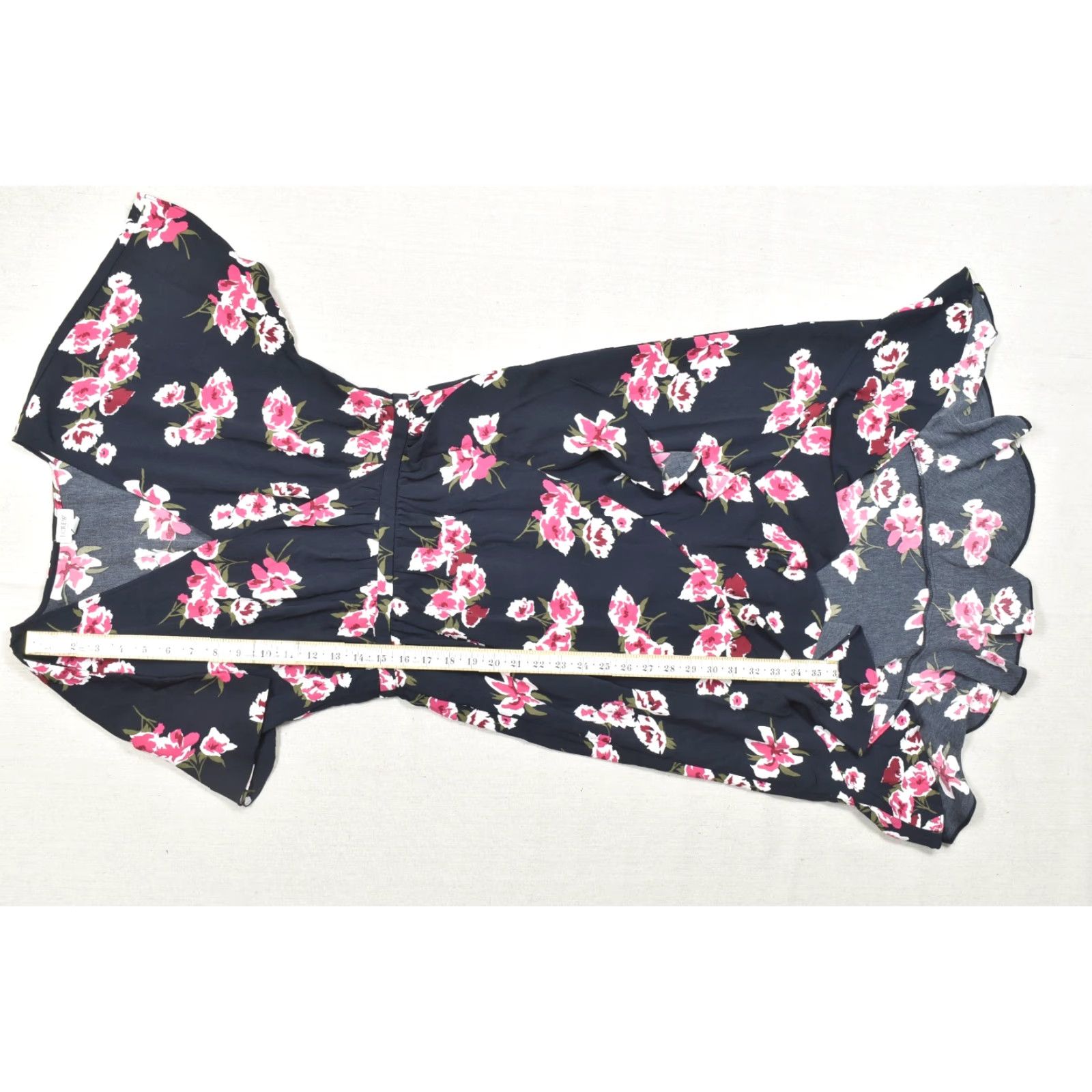J.Crew J.CREW Floral Faux Wrap Mini Dress Navy Pink S Flutter Sleeve Elastic Waist Short Dress Pink Floral Shirt? Size S / US 4 / IT 40 - 5 Thumbnail