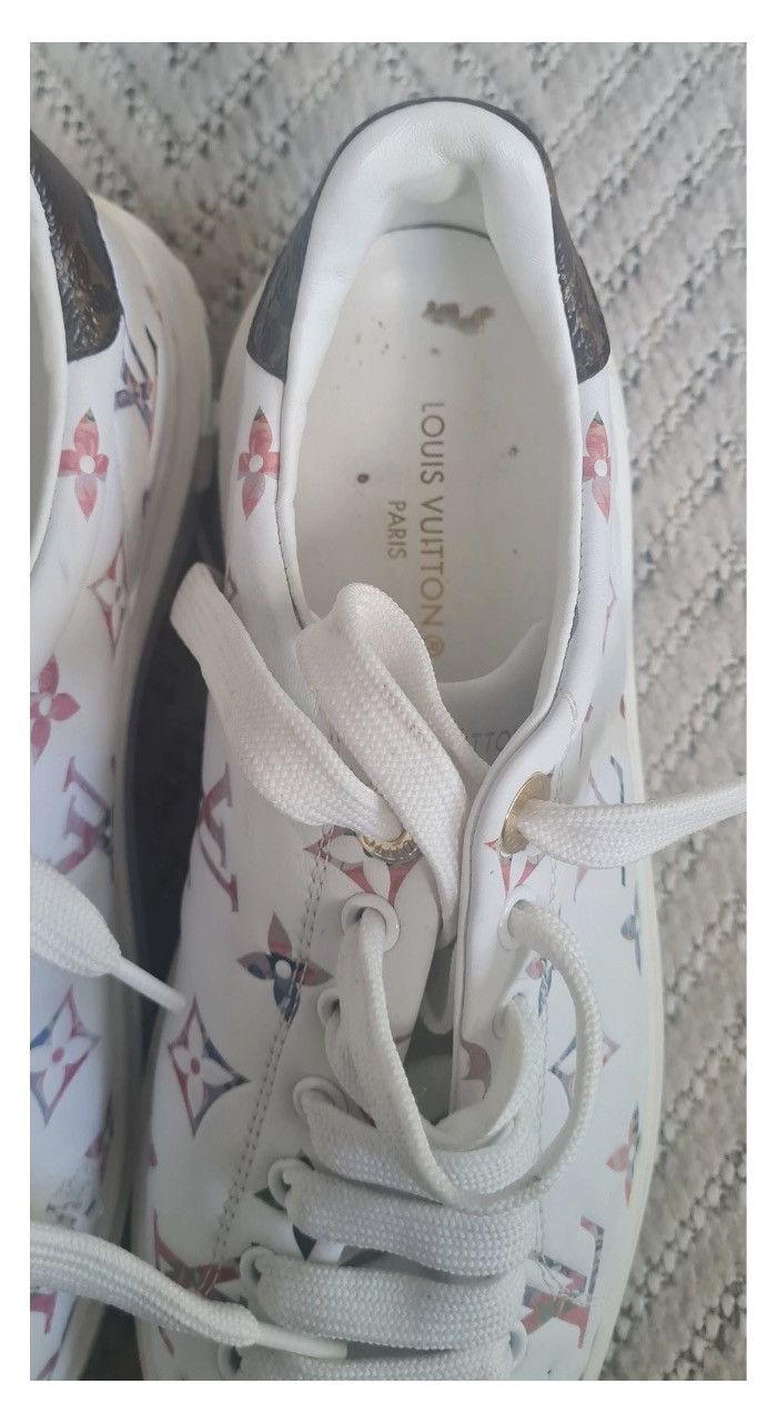 Louis Vuitton LV sneakers -authentication tag attached✅very good condition Size US 7 / IT 37 - 11 Thumbnail
