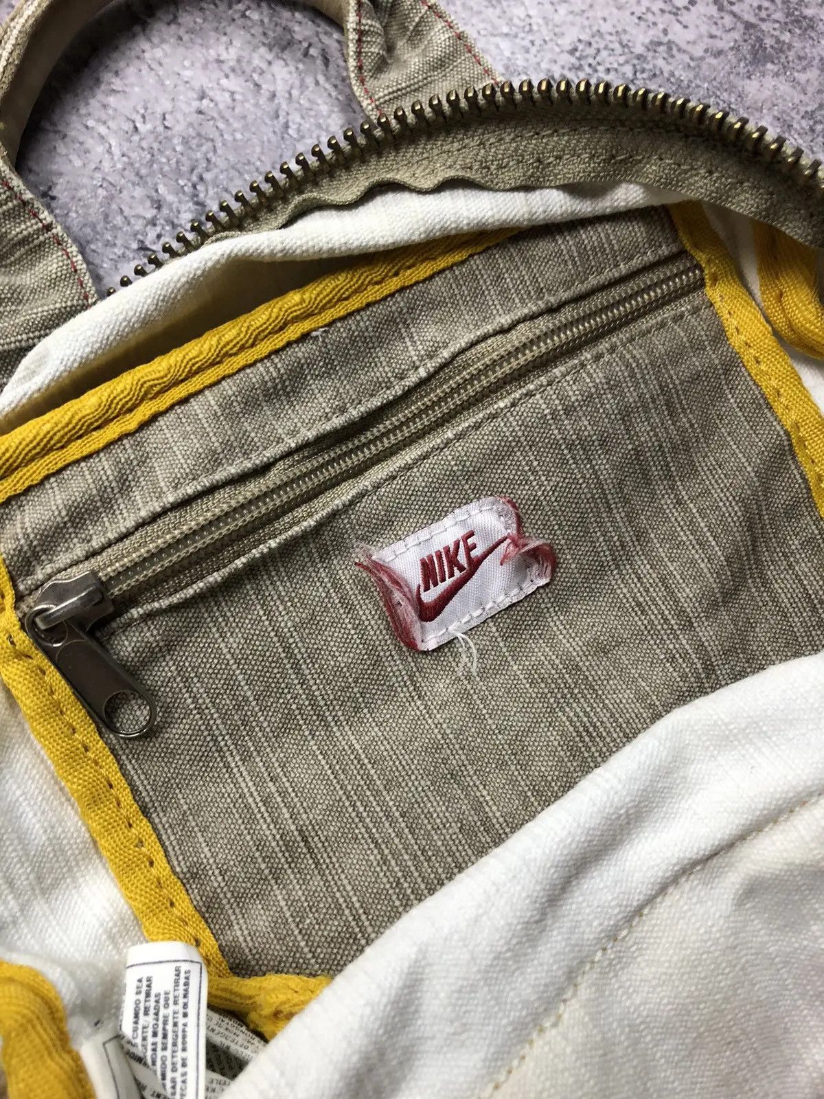Nike NIKE Vintage 1990s Streetwear Very Rare Bag Big Red Logo Y2k Size ONE SIZE - 10 Thumbnail