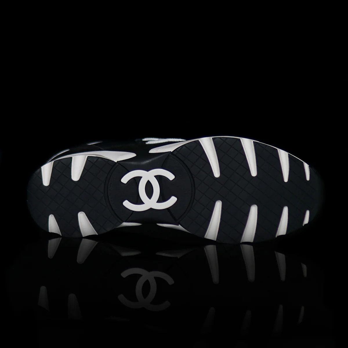 Chanel Chanel CC Sneakers Size US 11.5 / EU 44-45 - 6 Thumbnail