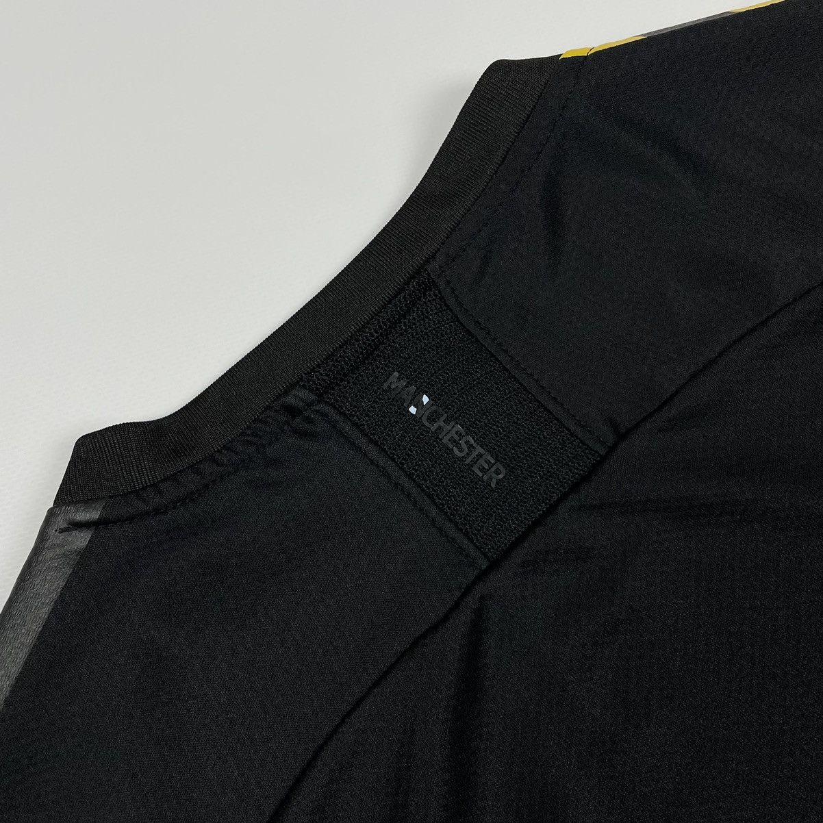 Puma Puma Manchester City 2019-2020 away soccer jersey football Size US XL / EU 56 / 4 - 7 Thumbnail