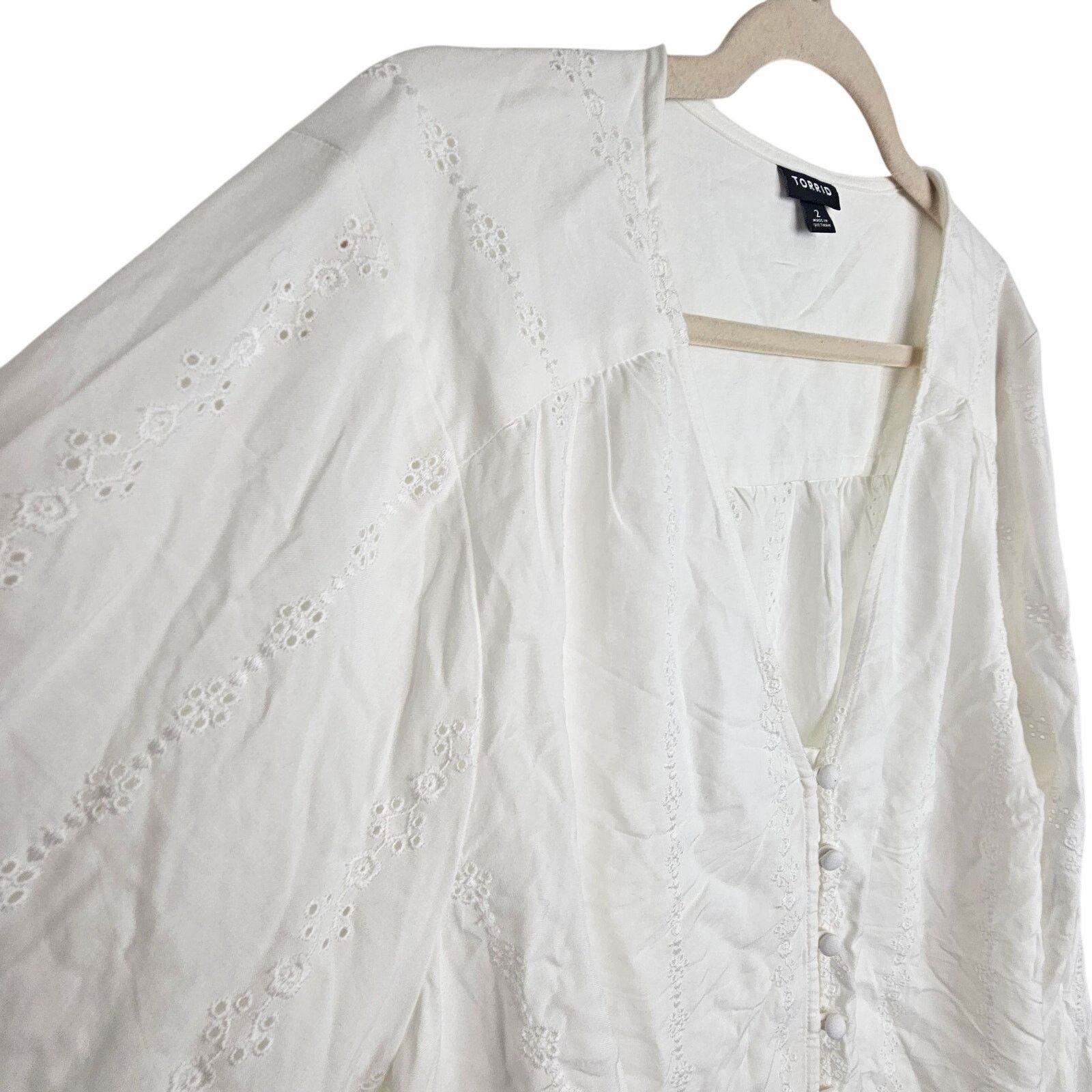 Torrid Torrid Eyelet Smocked Cuff Button Blouse Plus Size 2X Career Size XXL / US 16-18 / IT 52-54 - 5 Thumbnail