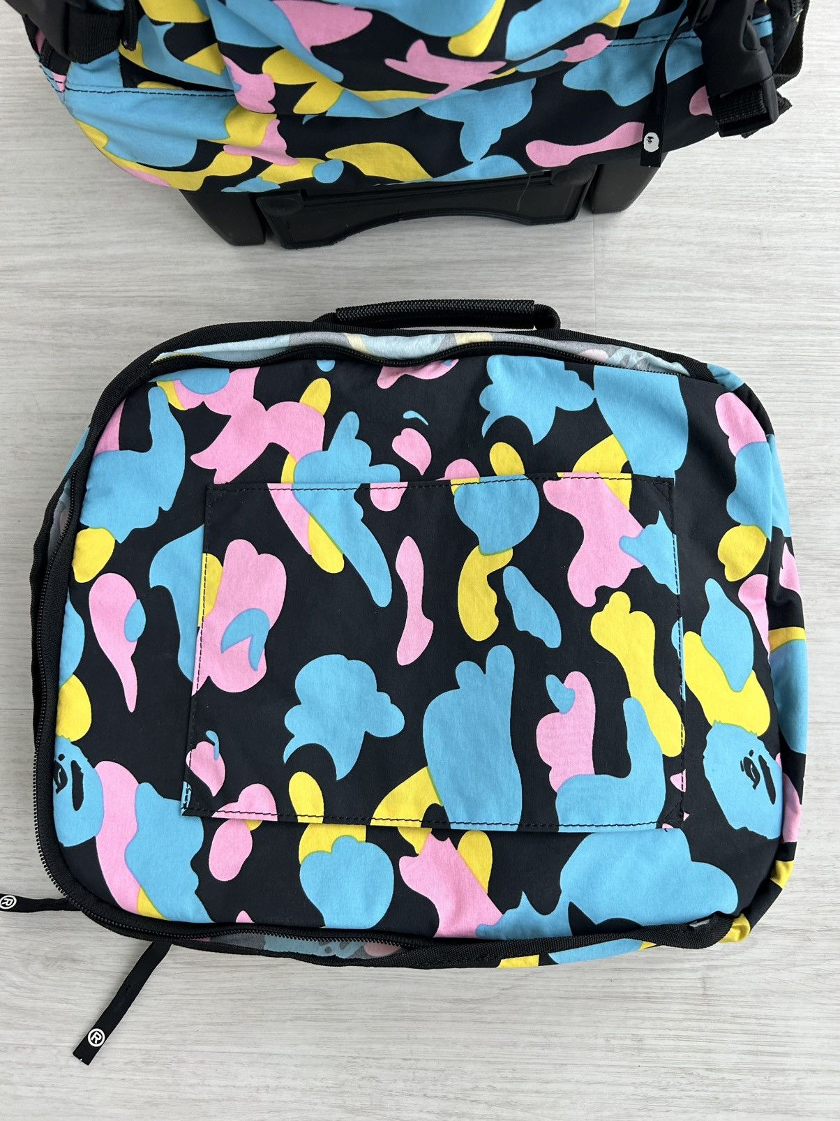 Bape VERY RARE OG 2006 A BATHING APE COTTON CANDY LUGGAGE Size ONE SIZE - 6 Thumbnail