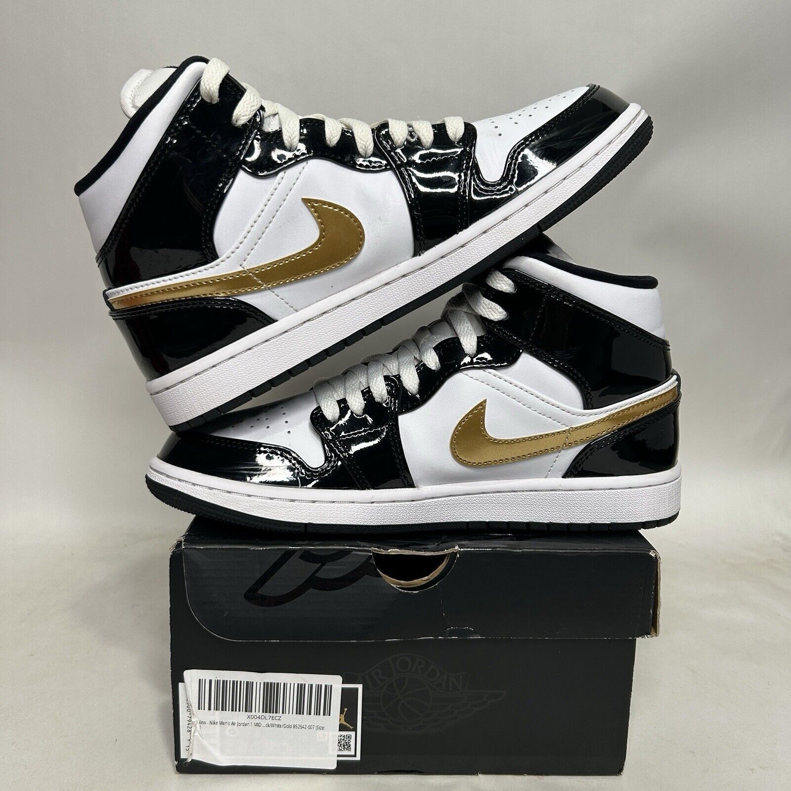 Jordan Brand Nike Air Jordan 1 Mid SE “Patent Black Metallic Gold” 2024 Size US 8 / EU 41 - 3 Thumbnail