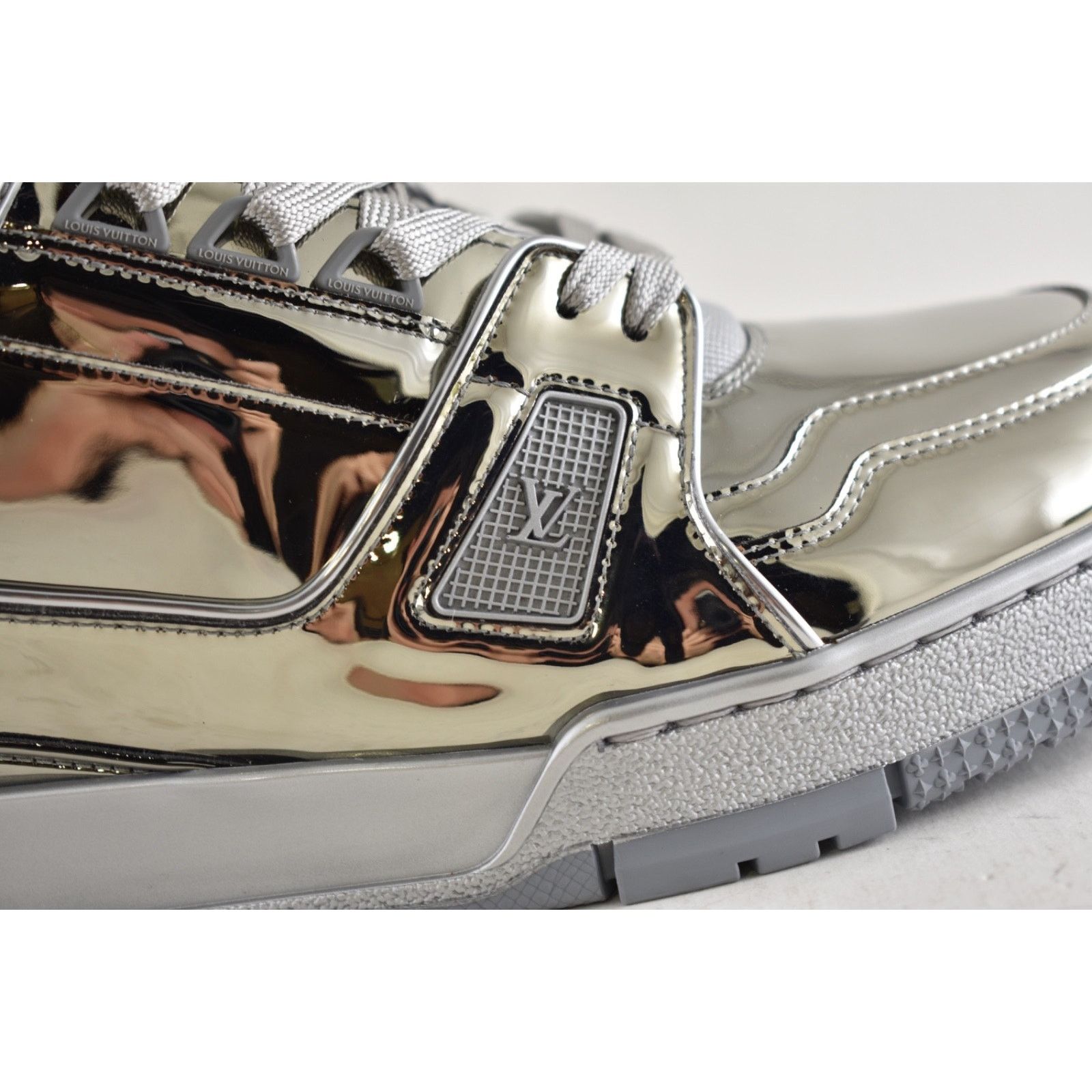 Louis Vuitton Louis Vuitton Chrome Metallic Mirror Silver Low Top Trainer Size US 9 / EU 42 - 8 Thumbnail