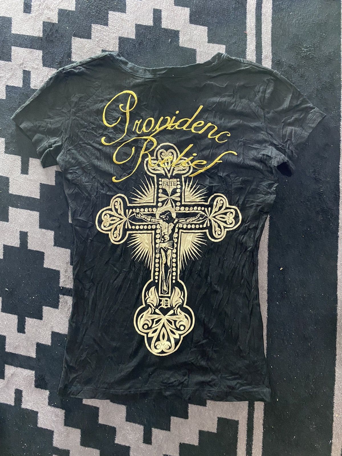 If Six Was Nine d.i.a. Embroidery gold cross tee Size US M / EU 48-50 / 2 - 2 Thumbnail