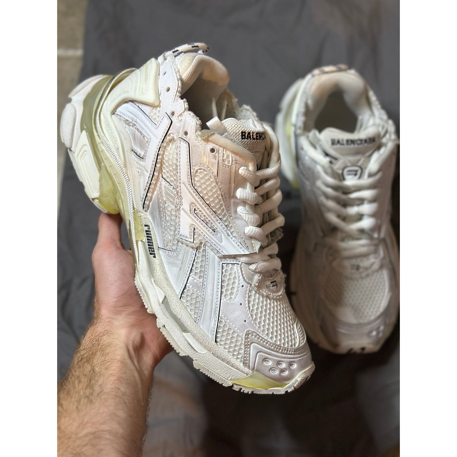 Balenciaga Balenciaga Runner Sneakers in White | Size 42