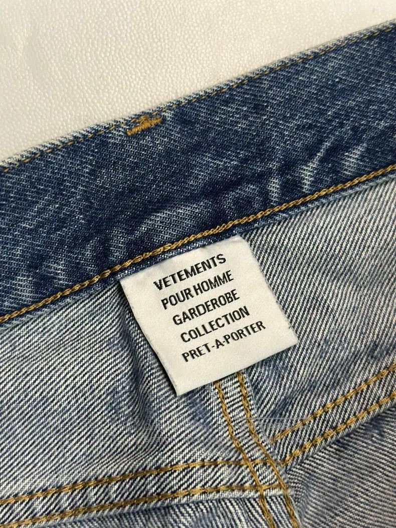 Vetements Vetements size L Logo All-Over Straight-Leg Jeans Size US 27 - 3 Thumbnail