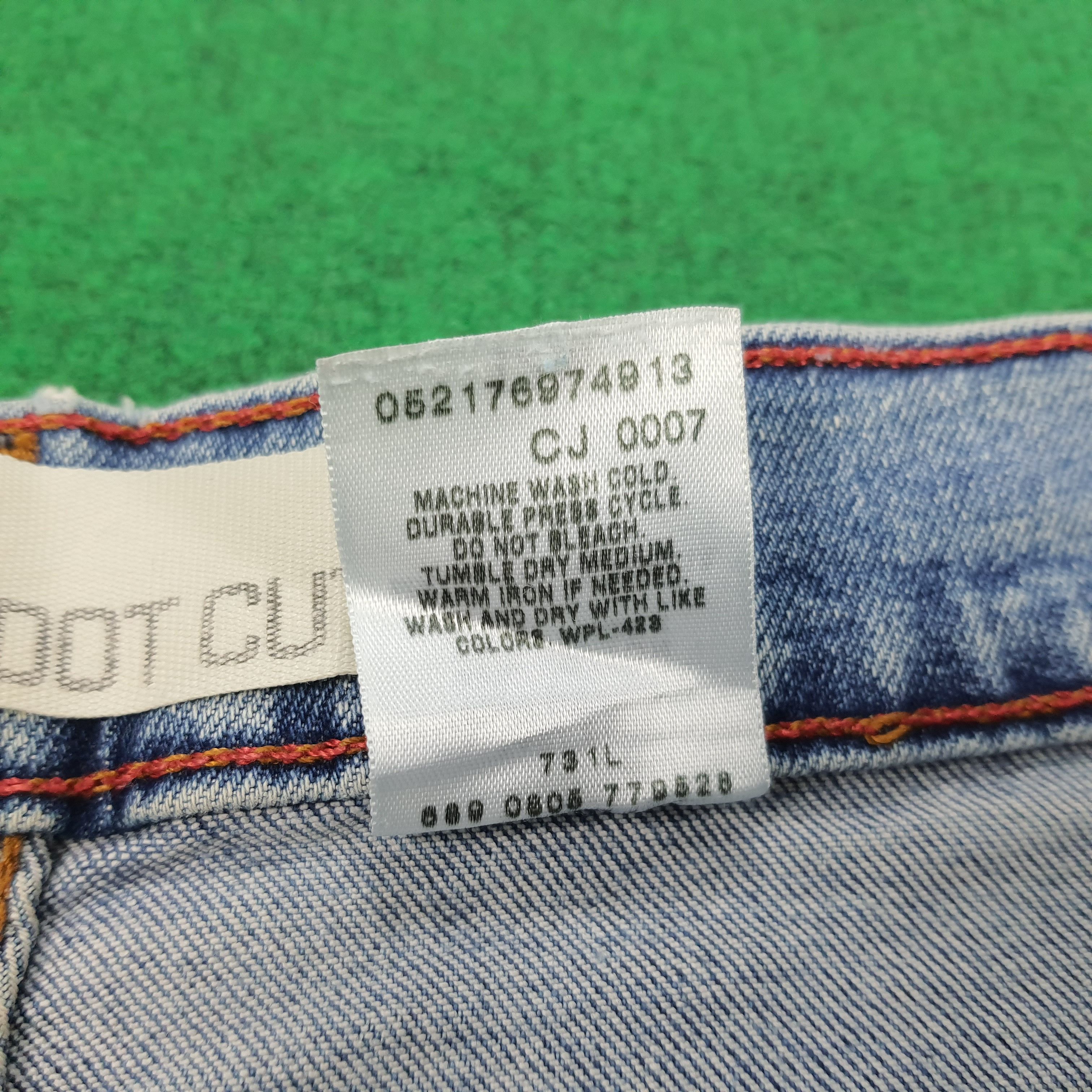 Levi's × Levi's Vintage Clothing × Vintage Vintage Levi's 550 Relaxed Boot Cut Distressed Jeans Size US 30 / EU 46 - 10 Thumbnail