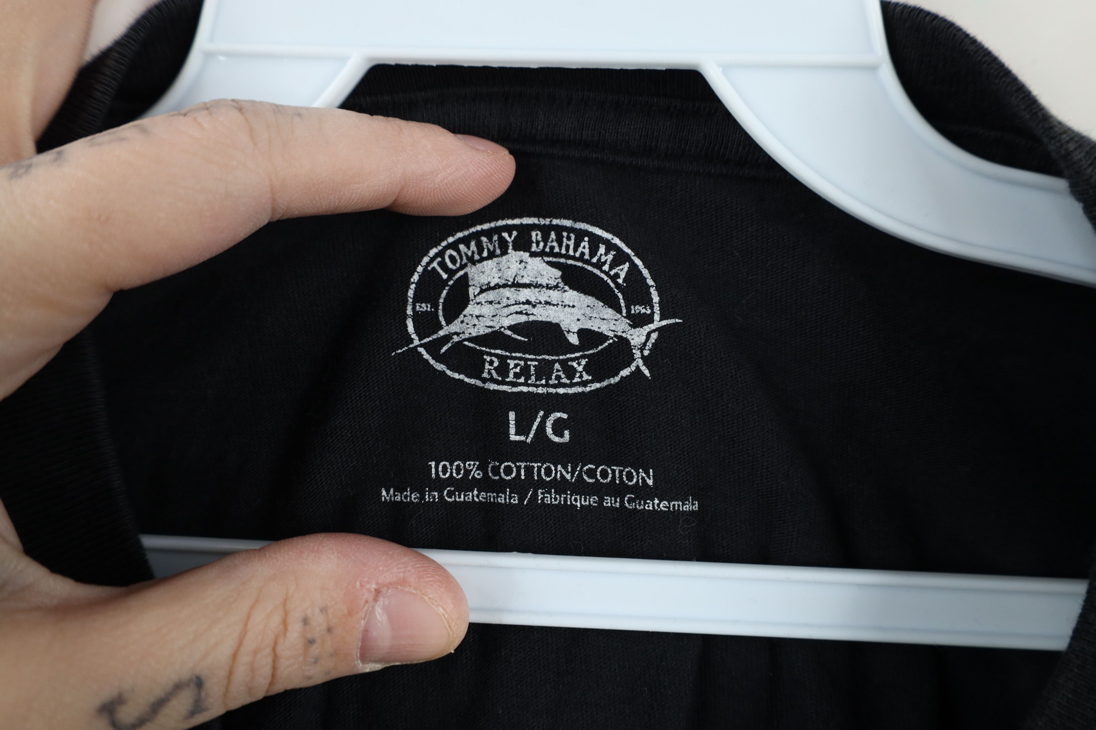 Tommy Bahama × Vintage Vintage Tommy Bahama Relax Fire Flames Grilling T-Shirt Size US L / EU 52-54 / 3 - 9 Thumbnail