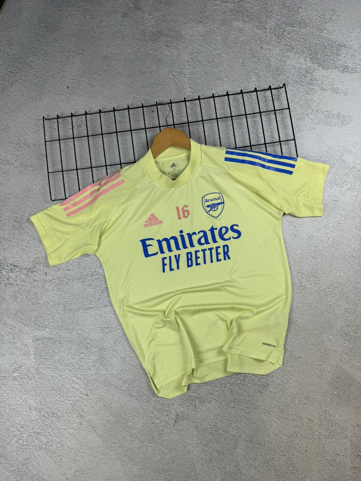 Adidas × Vintage Vintage Arsenal 2020 Adidas Pre match Jersey Blokcore S sz Size US S / EU 44-46 / 1 - 1 Thumbnail