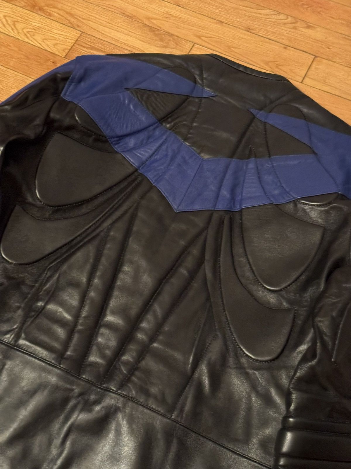 Genuine Leather Vintage Night-wing Batman Black Leather Motorcycle Jacket Size US L / EU 52-54 / 3 - 6 Thumbnail