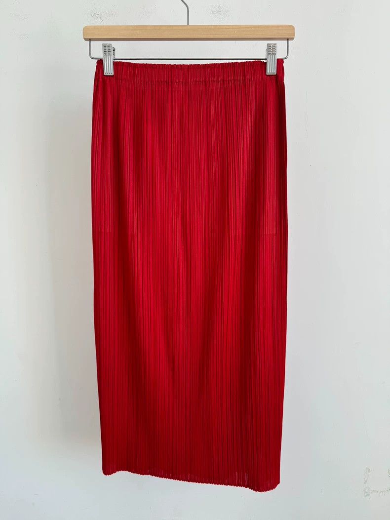 Issey Miyake Issey Miyake size:2 Red pleated skirt Size 23" - 2 Thumbnail