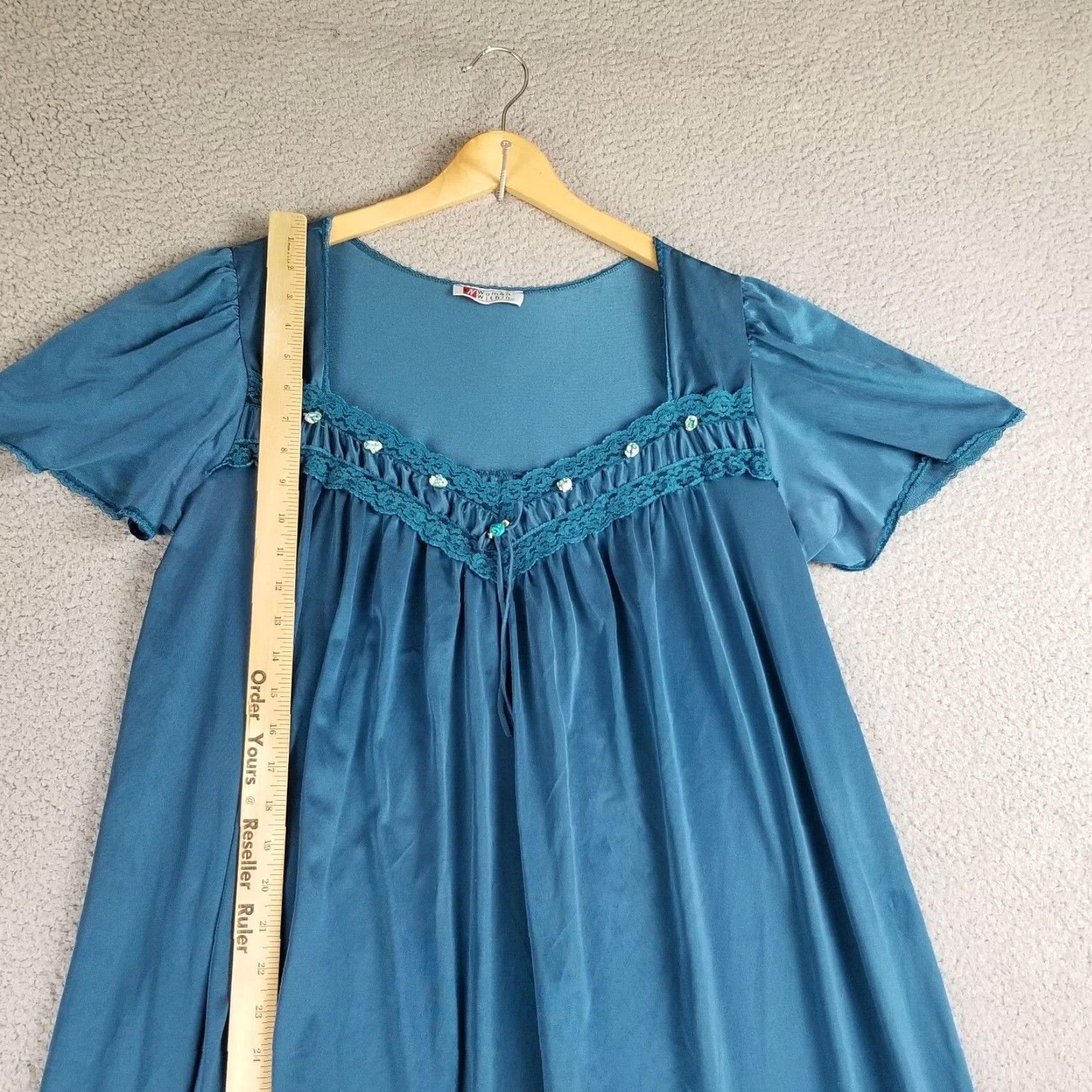 Vintage VINTAGE Woman Within Nightgown Robe Perignoir Nylon Lace Trim Short Sleeve V-Neck Blue M Womens Size ONE SIZE - 4 Thumbnail
