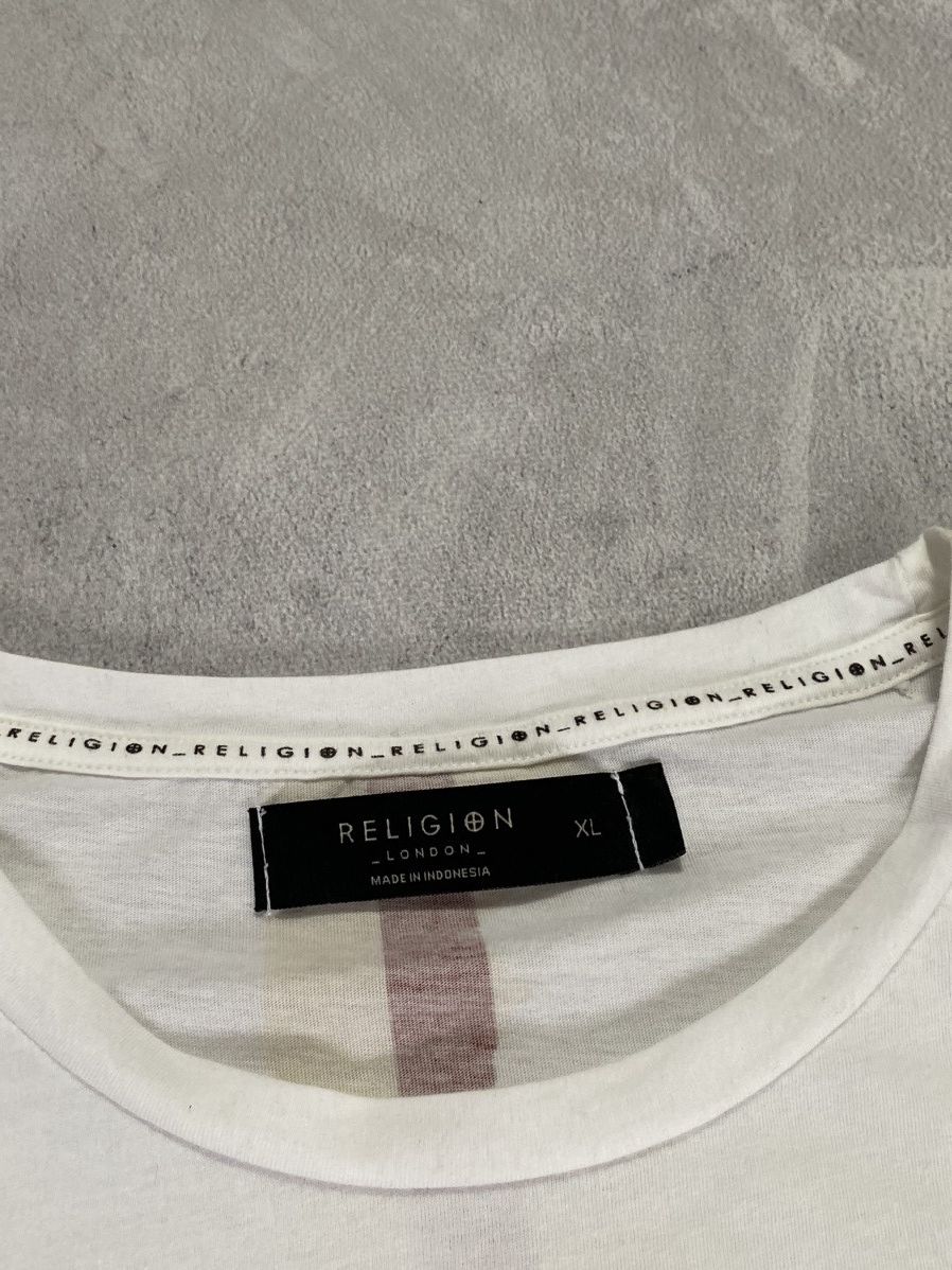 Vintage 🙏 Vintage T Shirt Religion Big Back Logo Size US XL / EU 56 / 4 - 3 Thumbnail