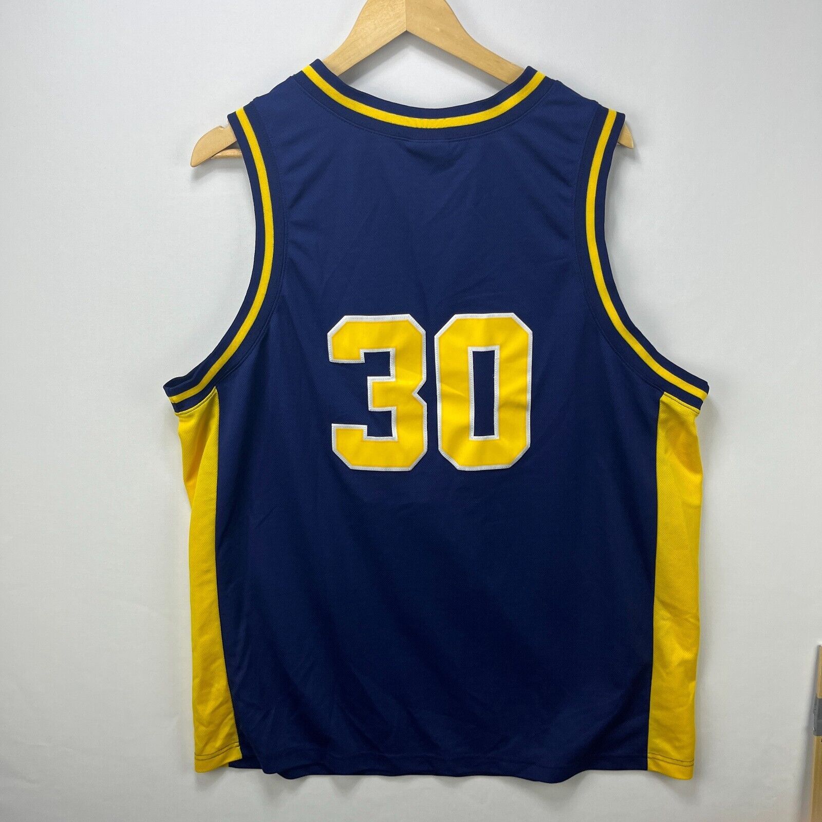 Foot Locker × Vintage Vintage Michigan Wolverines Basketball Jersey XL Size US XL / EU 56 / 4 - 6 Thumbnail