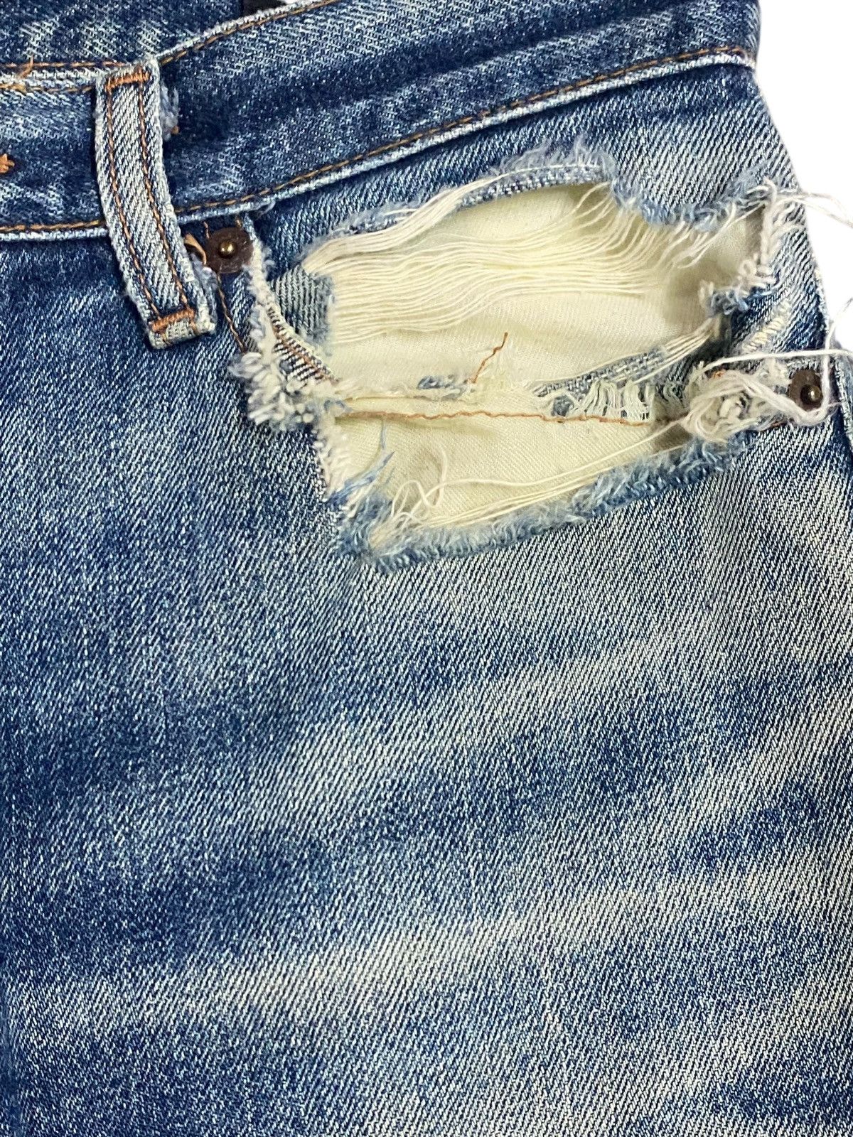 Vintage Vintage Bobson Japan Blue Wash Distressed Loose Jeans Size US 29 - 14 Thumbnail