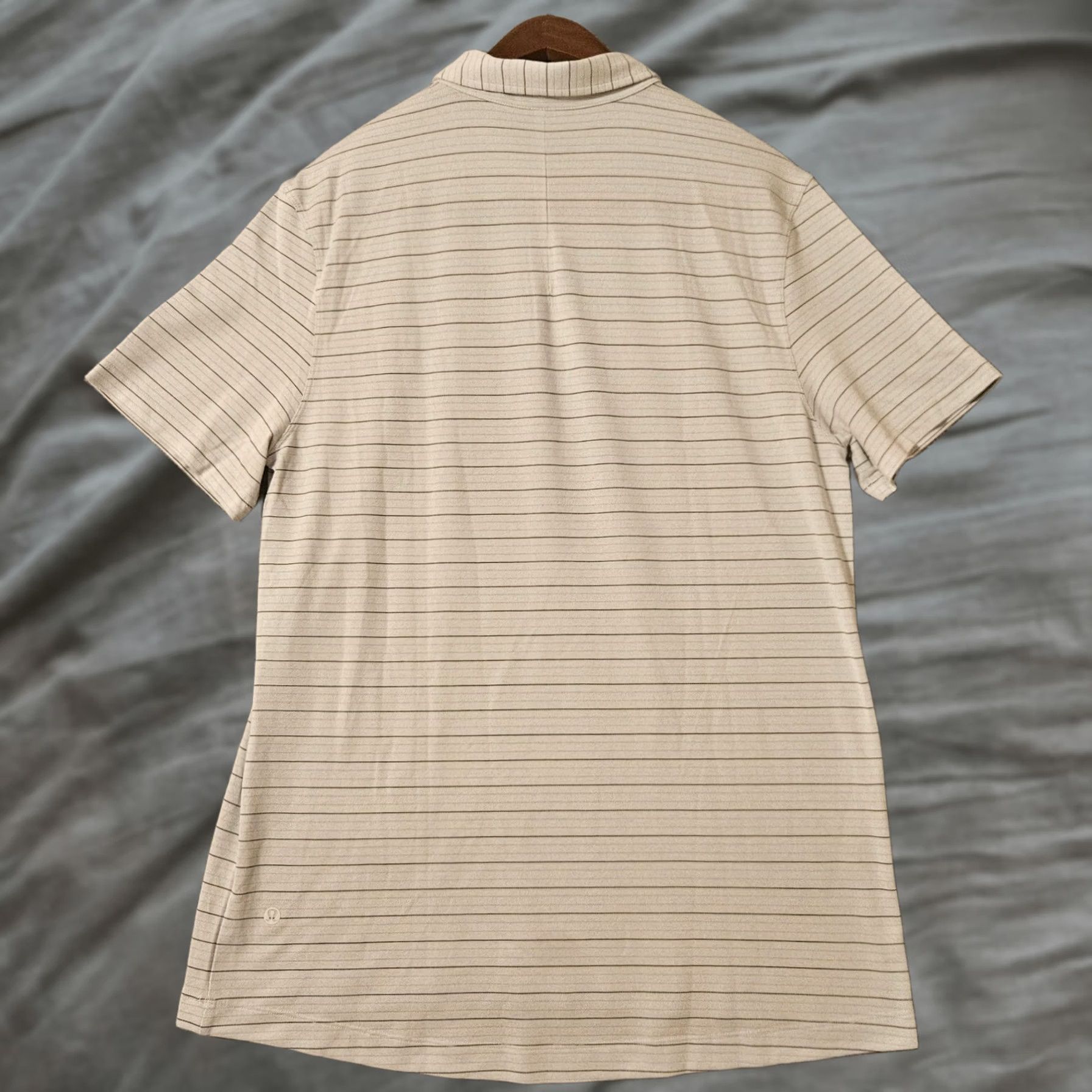 Lululemon lululemon Polo Shirt Size Large White Striped Casual Golf Short Sleeve Stretch Size US L / EU 52-54 / 3 - 1 Thumbnail